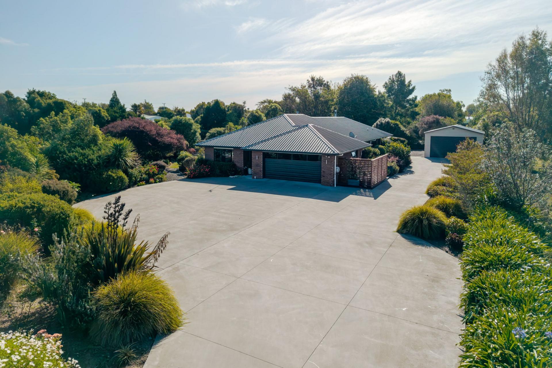 17 Cemetery Road, Sanson