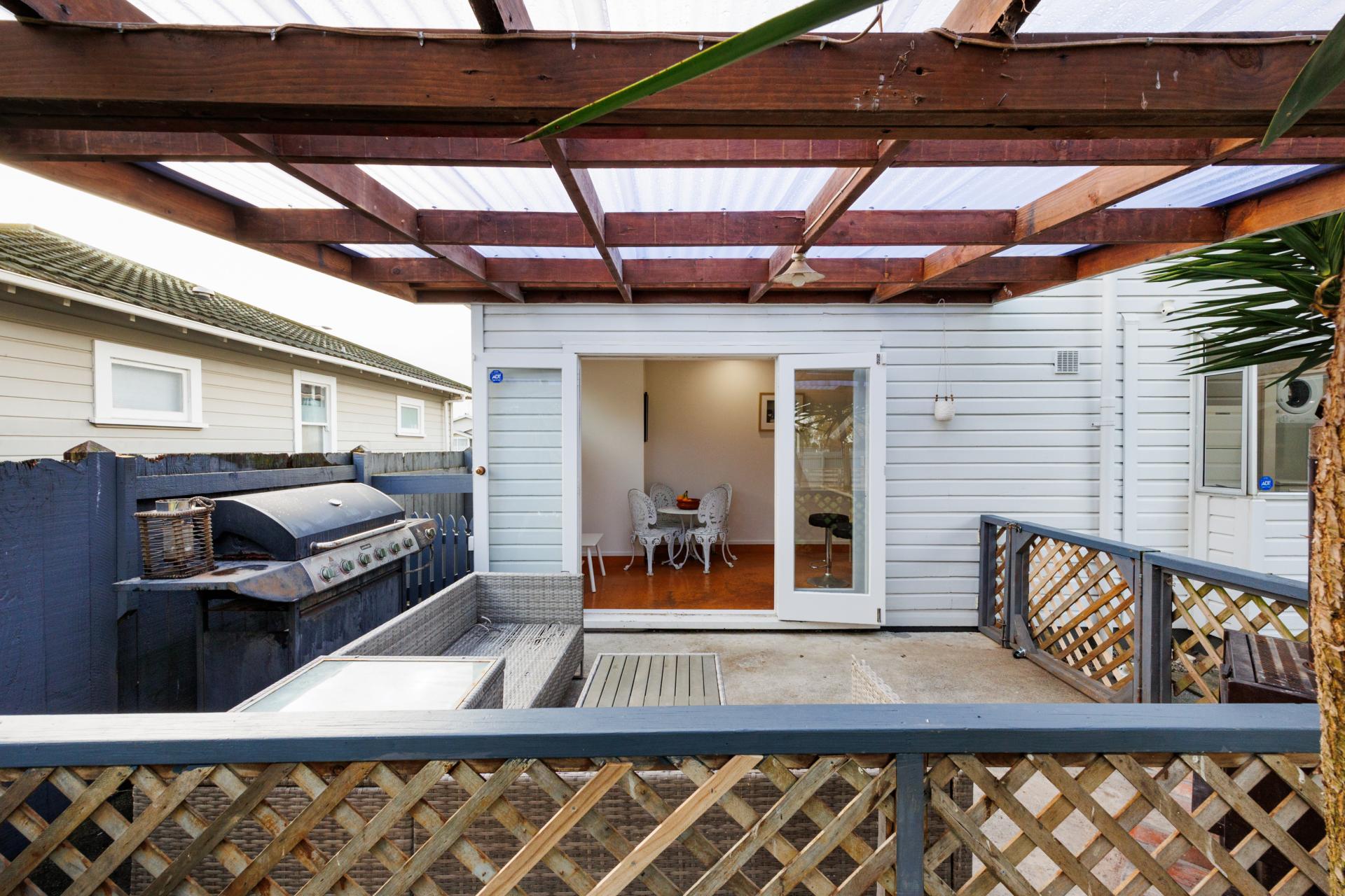 22 Shamrock Street, Takaro