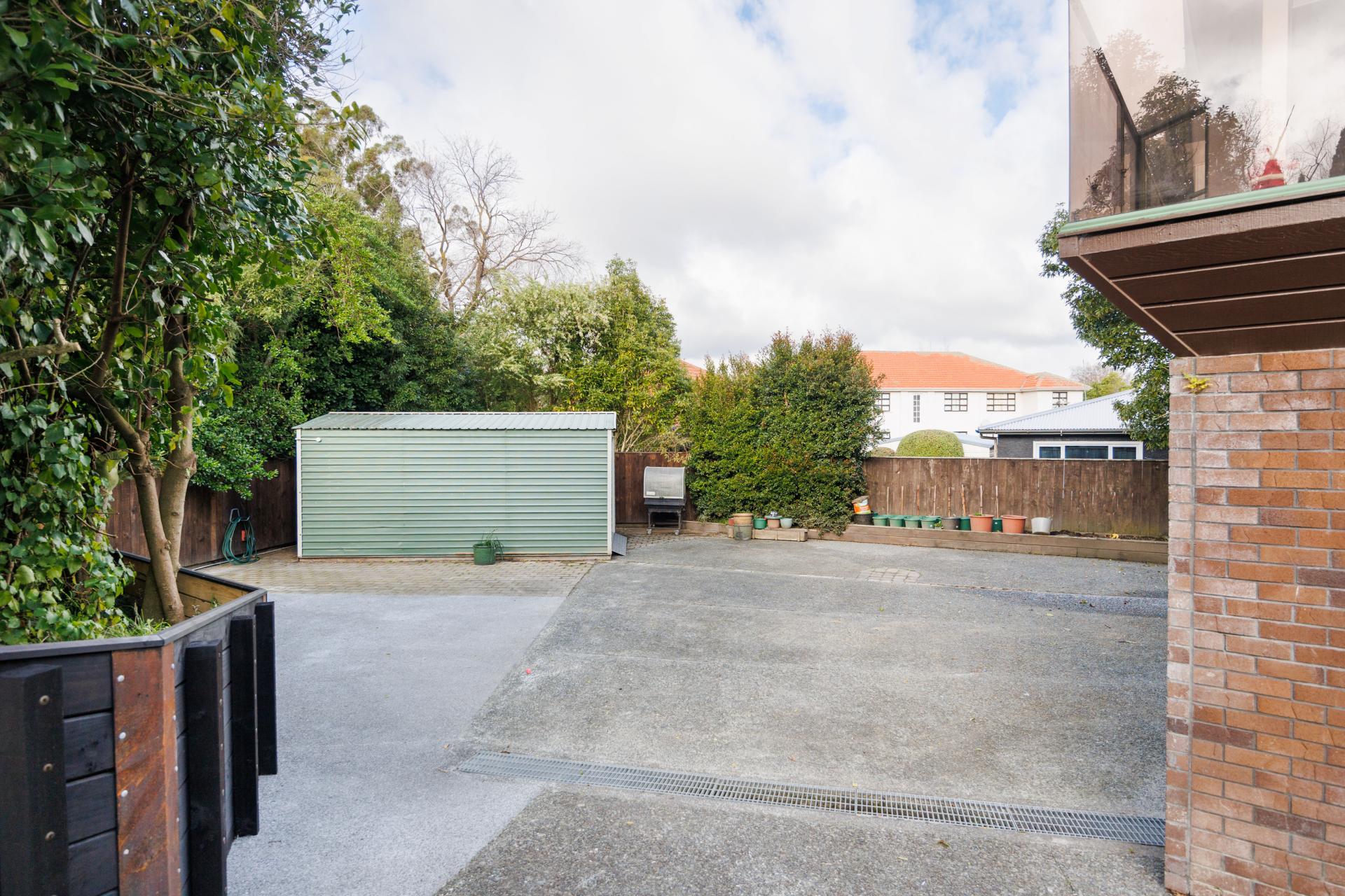 8 Fraser Court, Roslyn