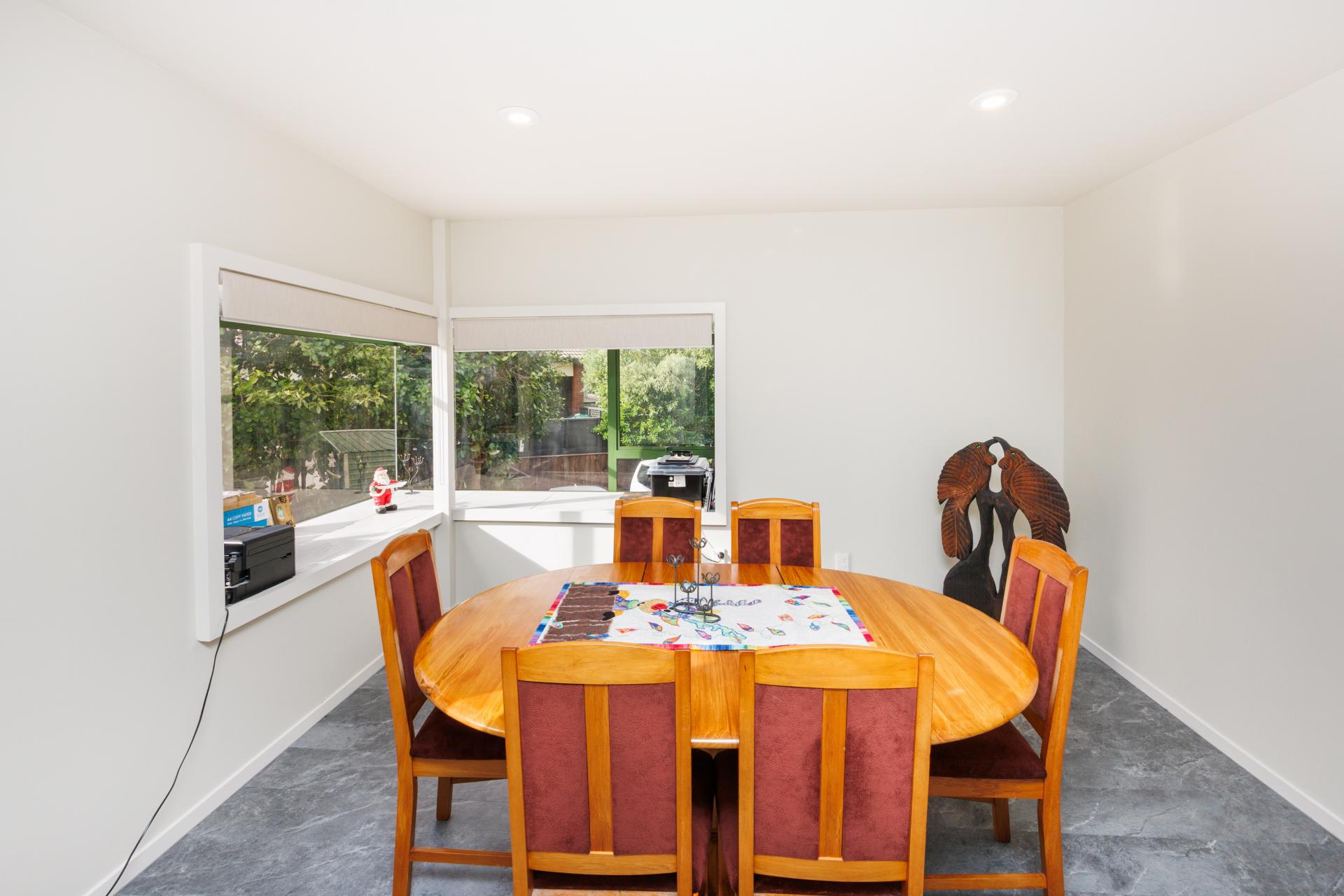8 Fraser Court, Roslyn