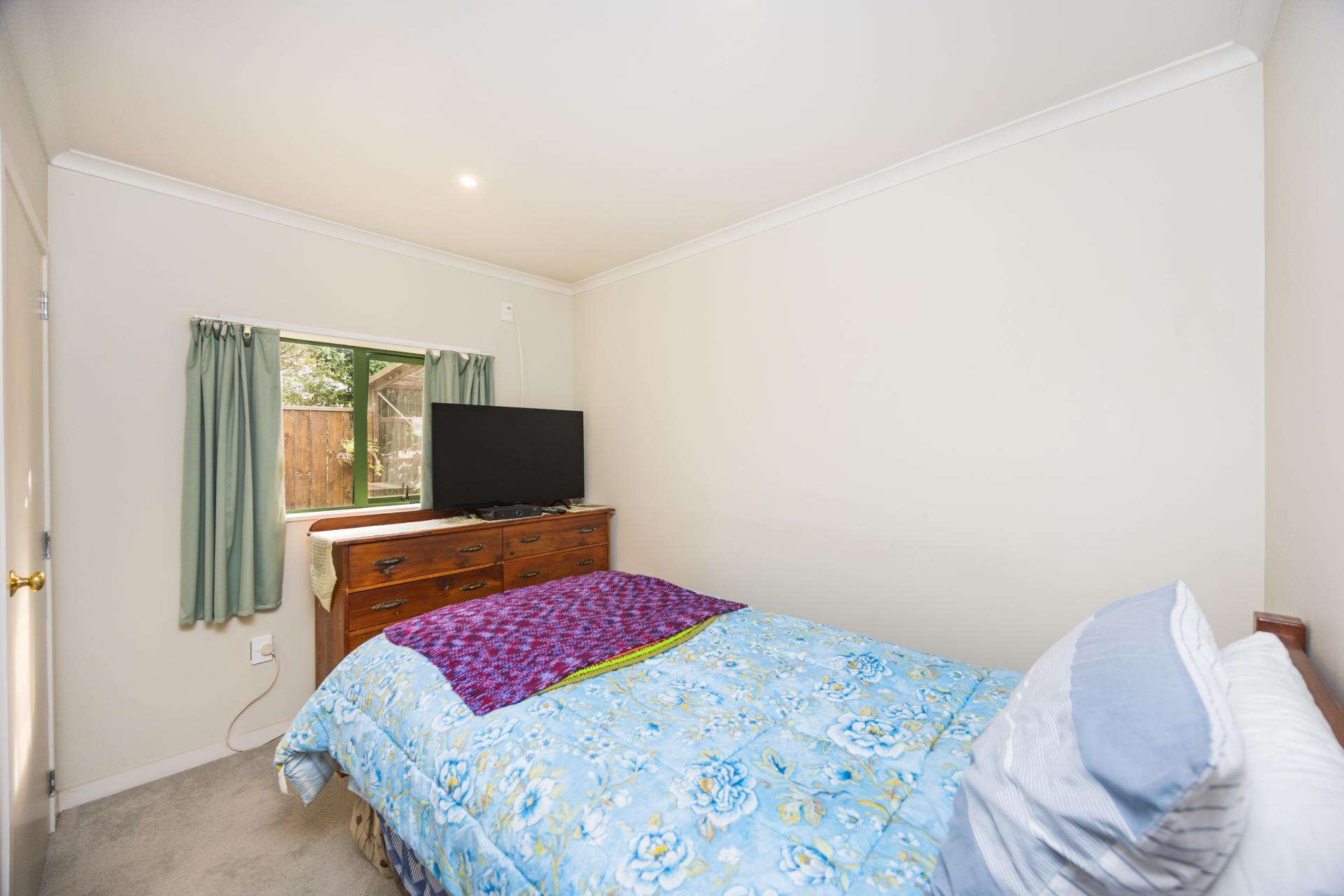 8 Fraser Court, Roslyn