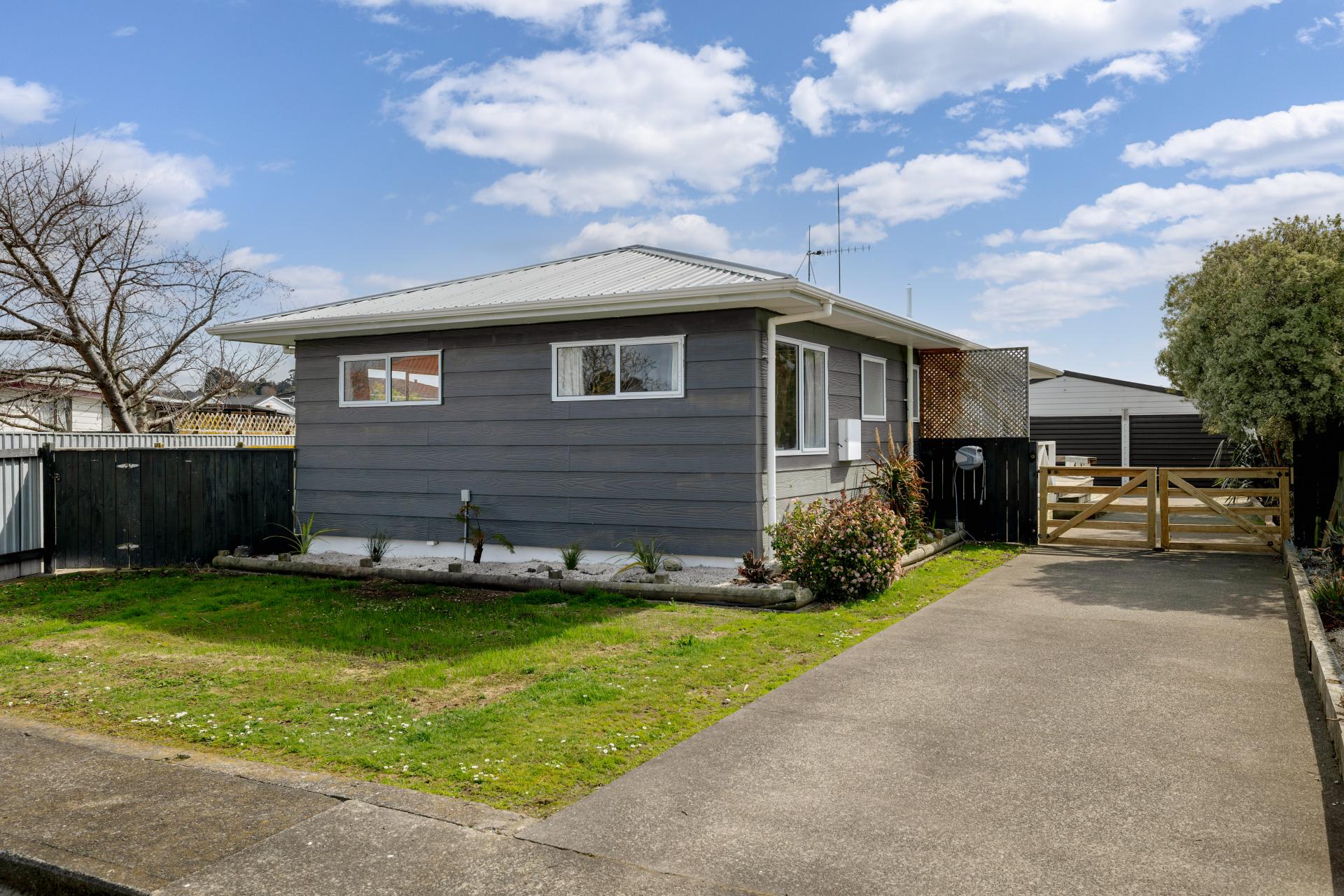 4 Halleys Court, Feilding
