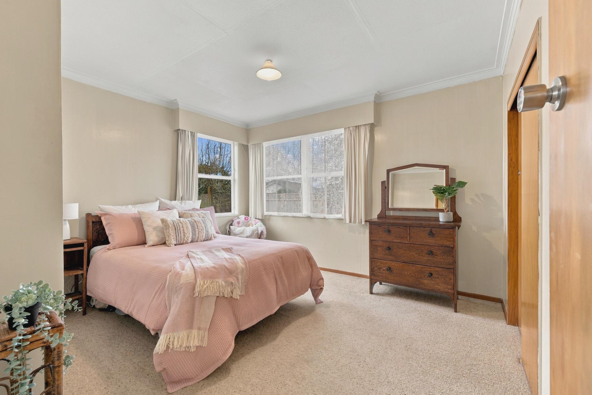 94 Fairs Road, Milson