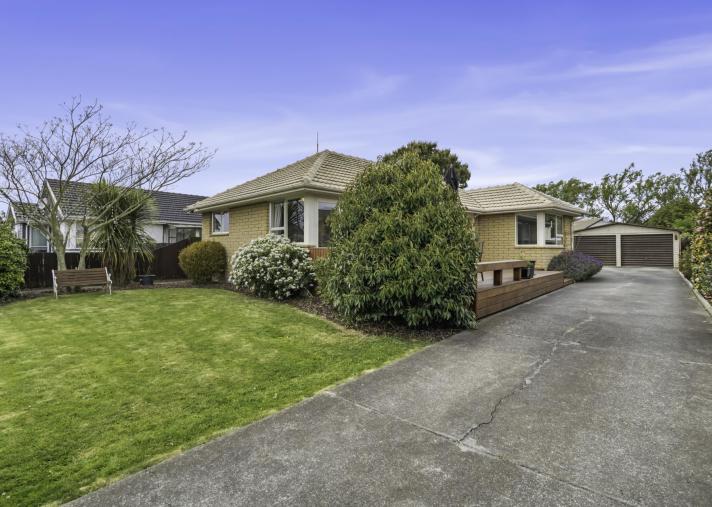 82 Farquhars Road, Redwood