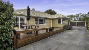 82 Farquhars Road, Redwood