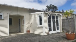 17 Aroha Avenue, Sandringham