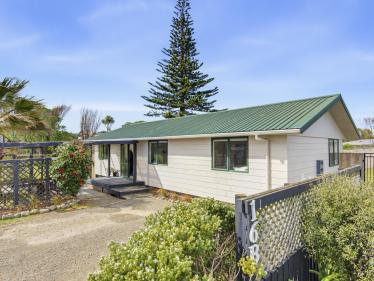 Otaki Beach