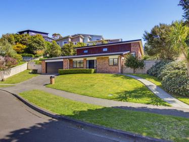 Raumati South