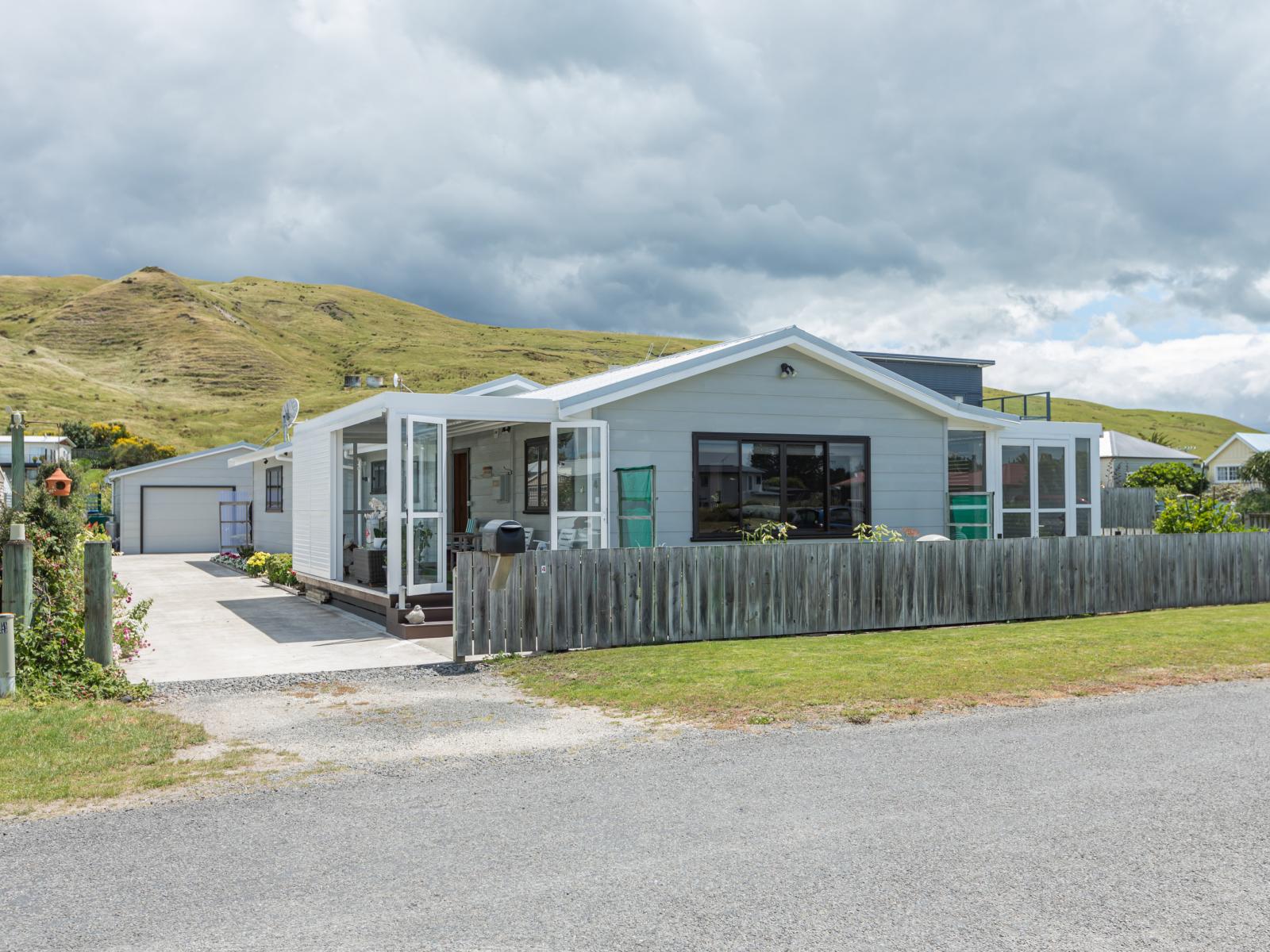 4 Ohinemuhu Road, Porangahau