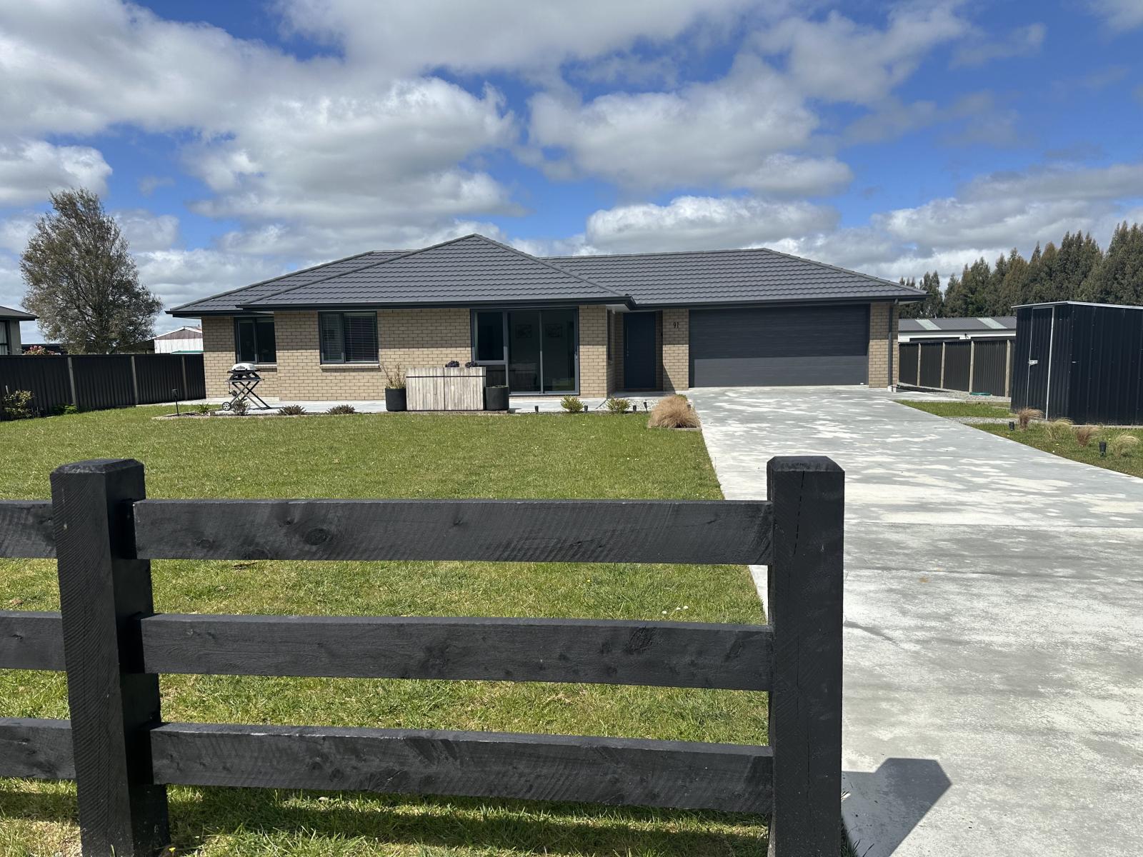 91 Dejoux Road, Winton