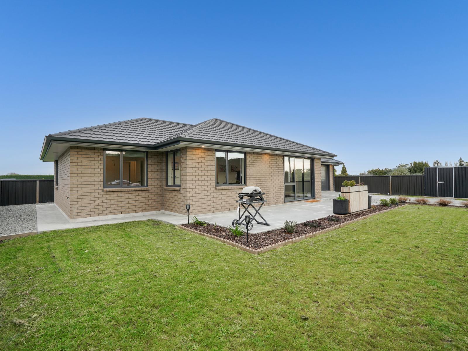 91 Dejoux Road, Winton