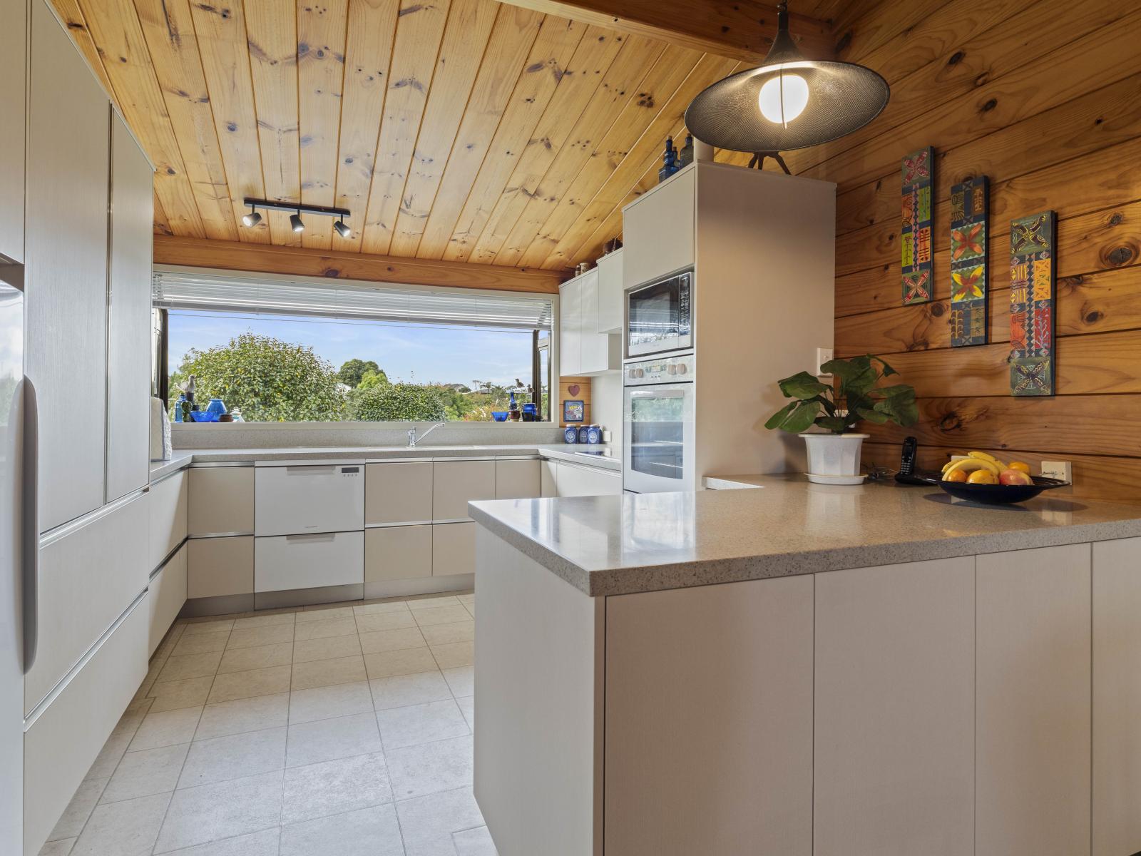 6 Byron Place, Whalers Gate
