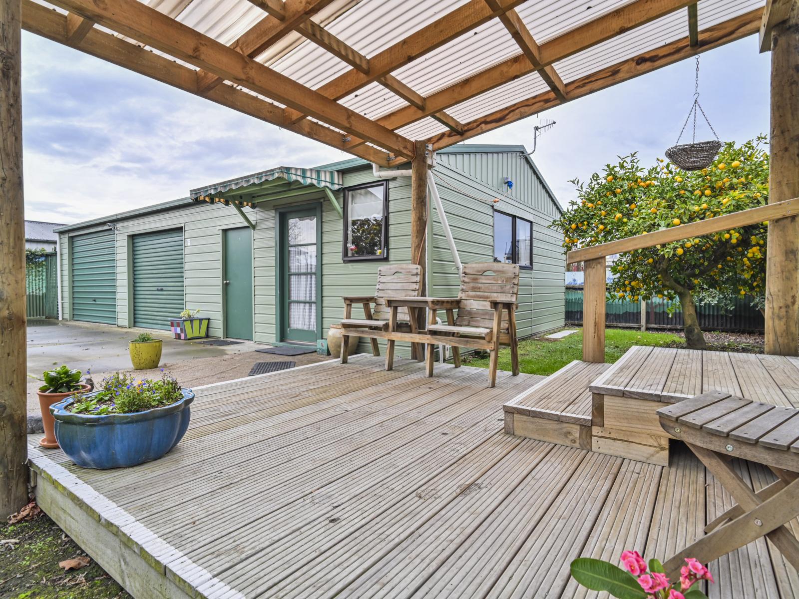 909 Rata Street, Mahora