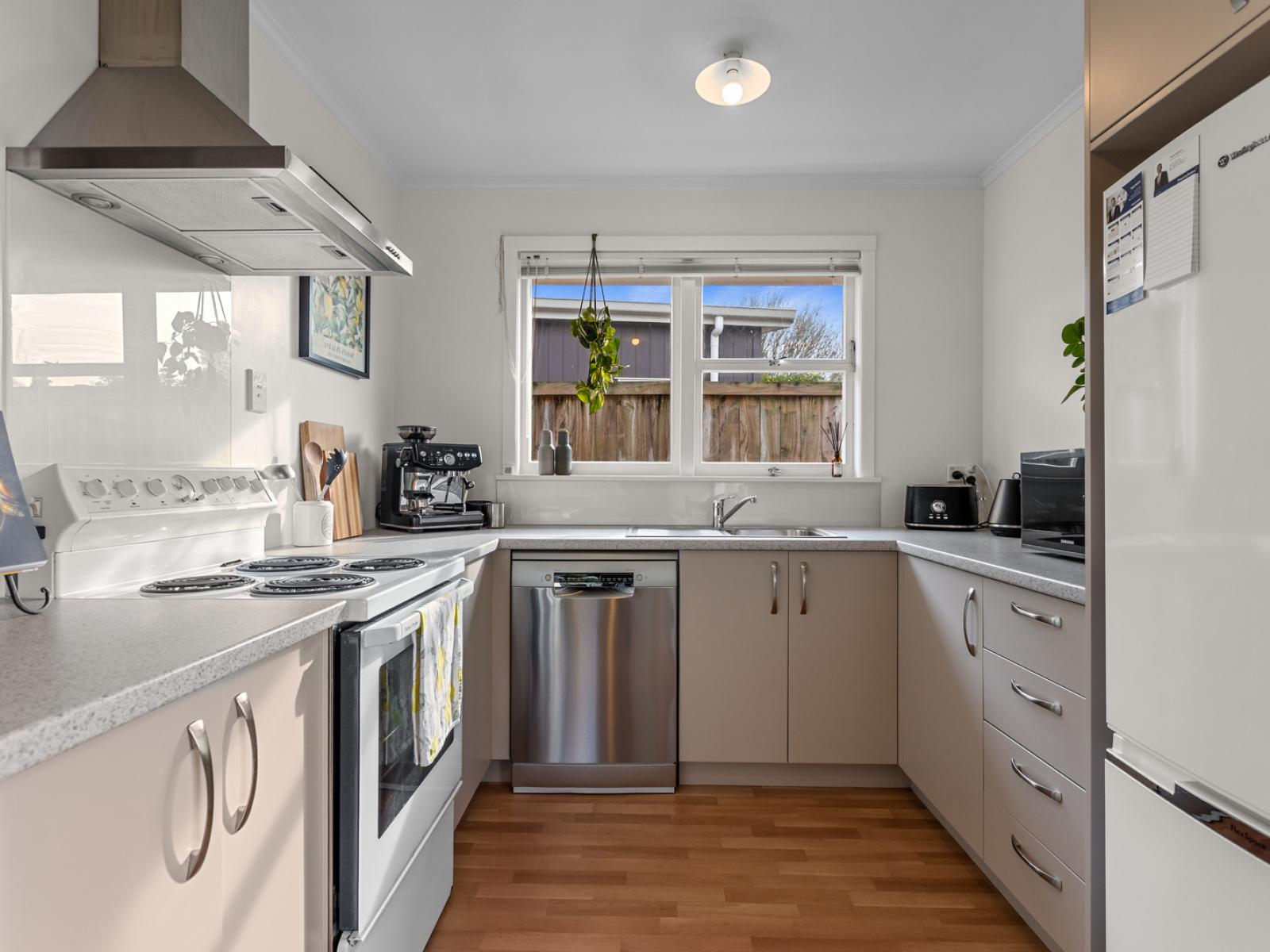 1 The Drive, Brookfield