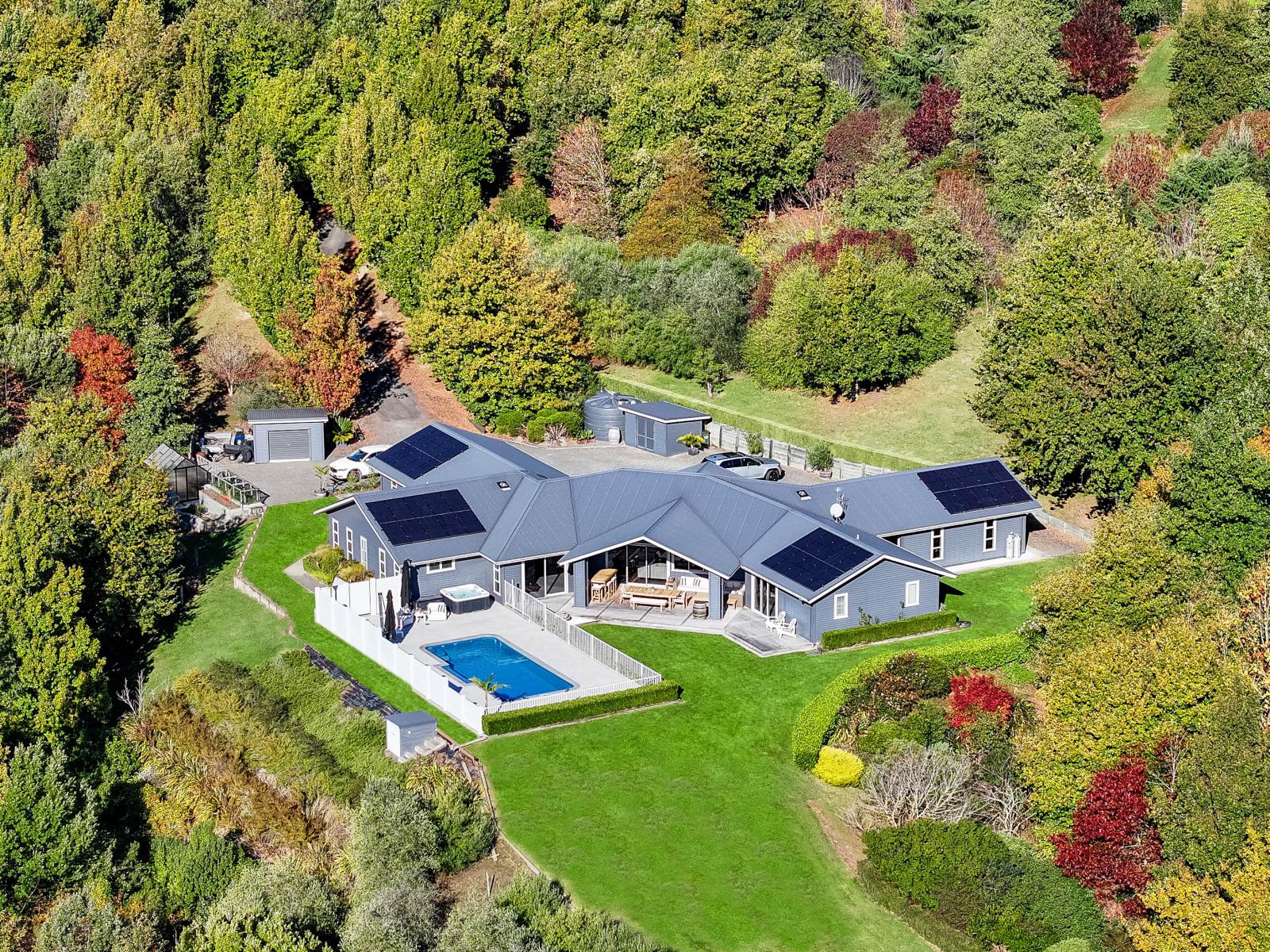 12 Spur Road, Havelock North
