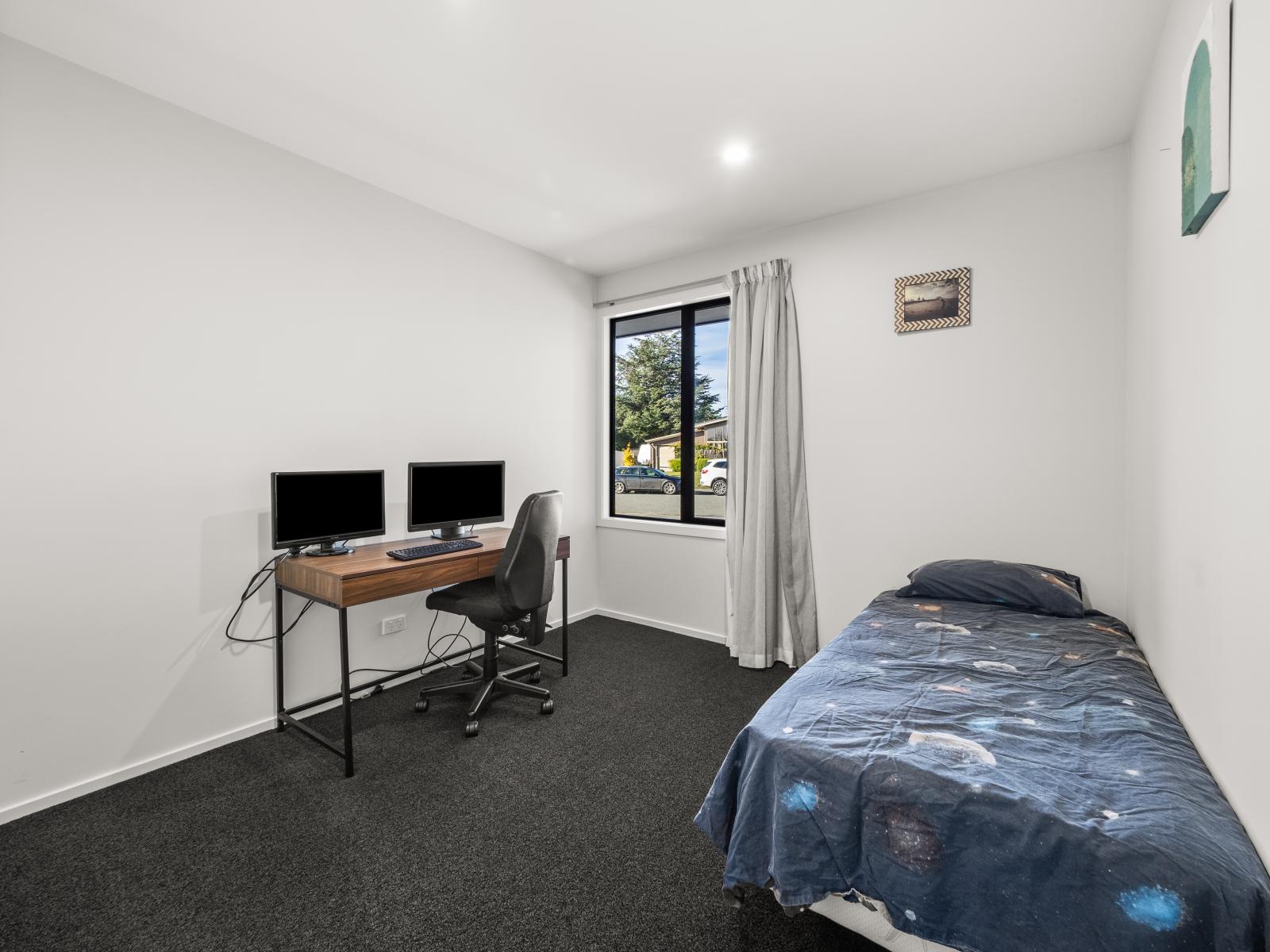 13 Geoff Geering Drive, Netherby