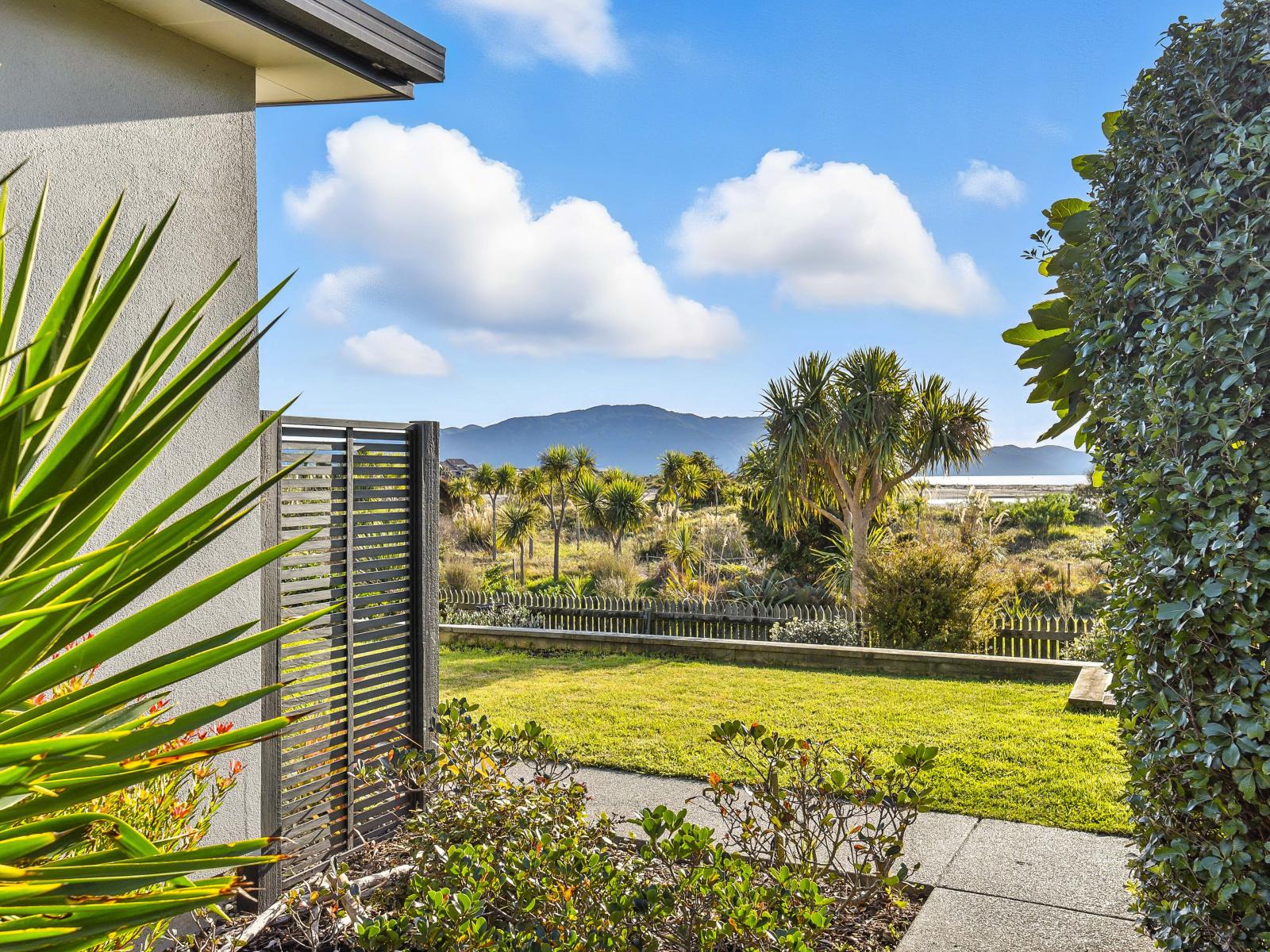 22 Taranui Way, Paraparaumu Beach