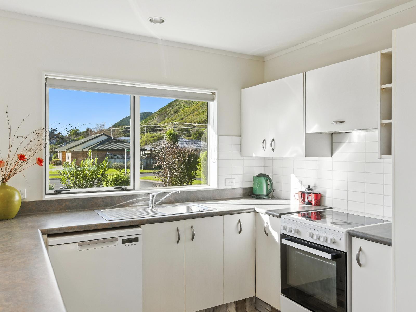 27 Villa Grove, Paraparaumu
