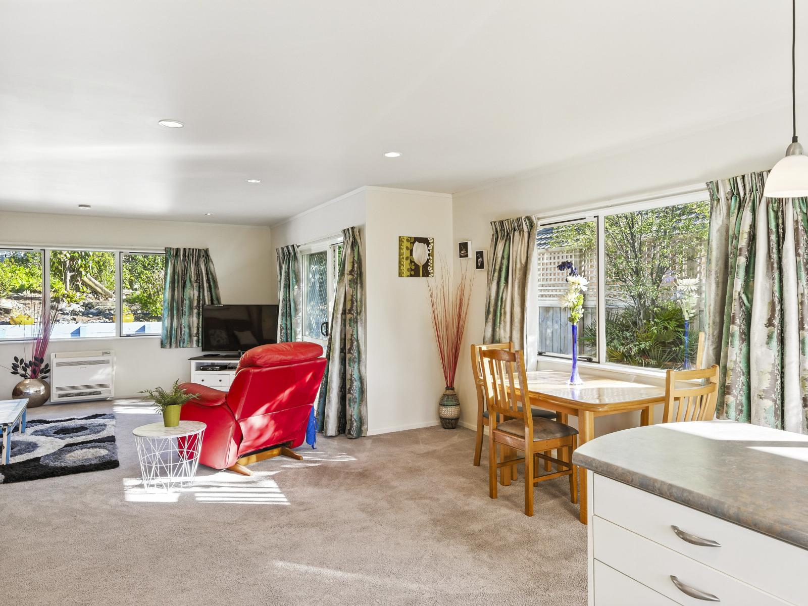 27 Villa Grove, Paraparaumu
