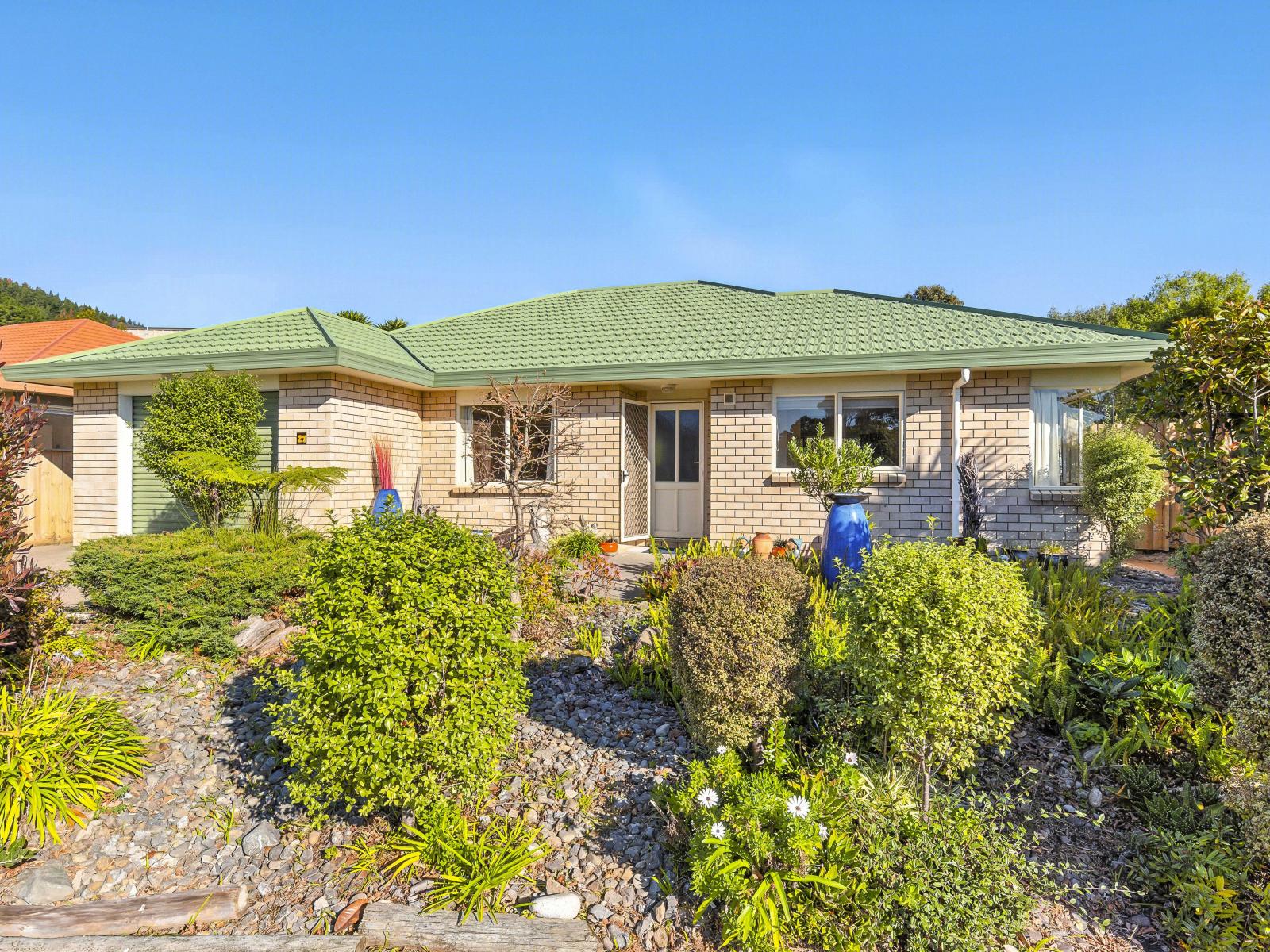 27 Villa Grove, Paraparaumu