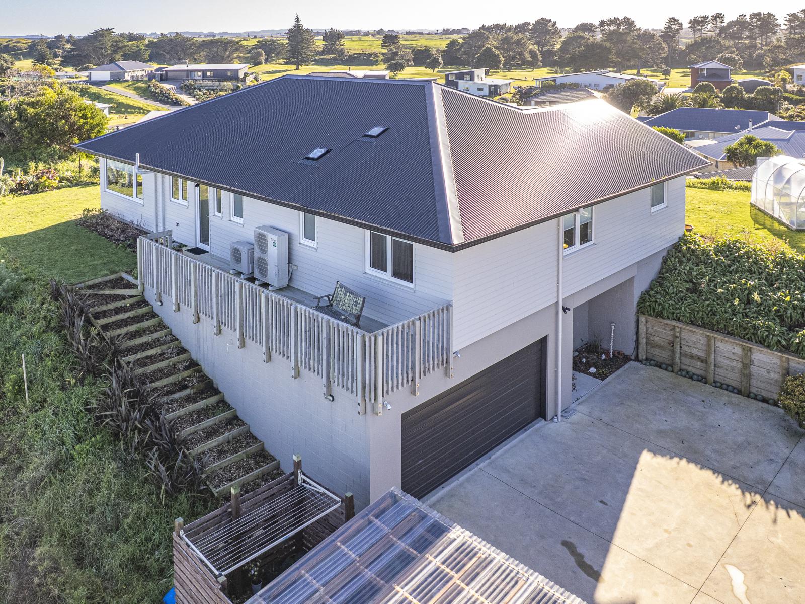 12 Longbeach Drive, Castlecliff