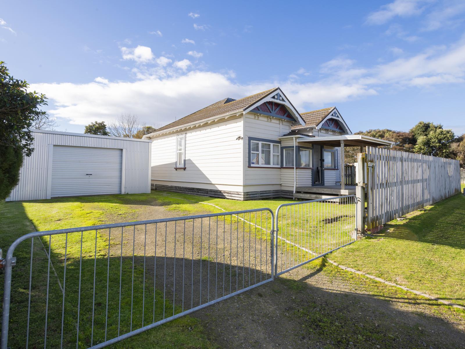 1 Kent Street and 13 Scott Street, Elgin