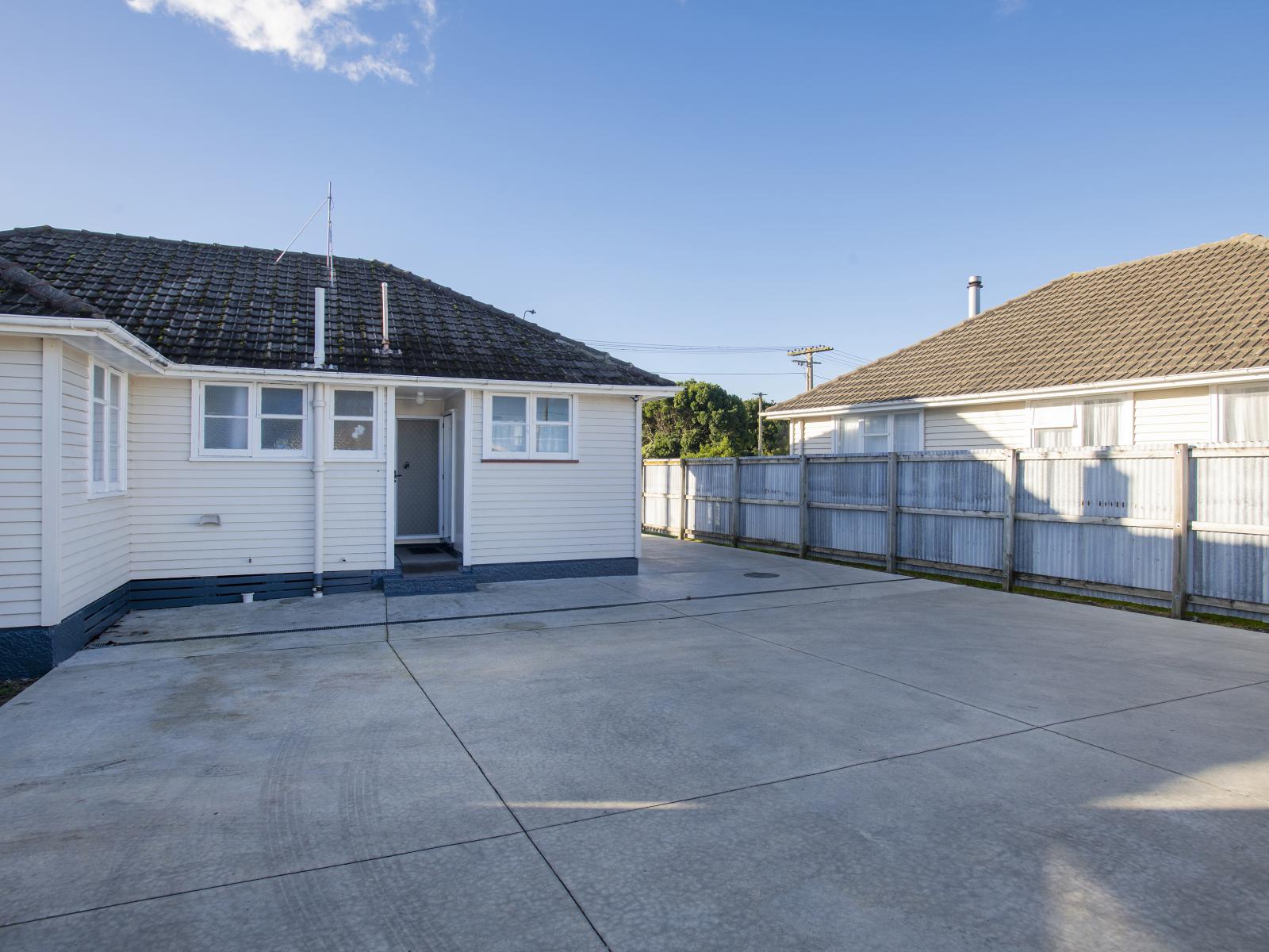 1-2/23 Manuka Street, Elgin