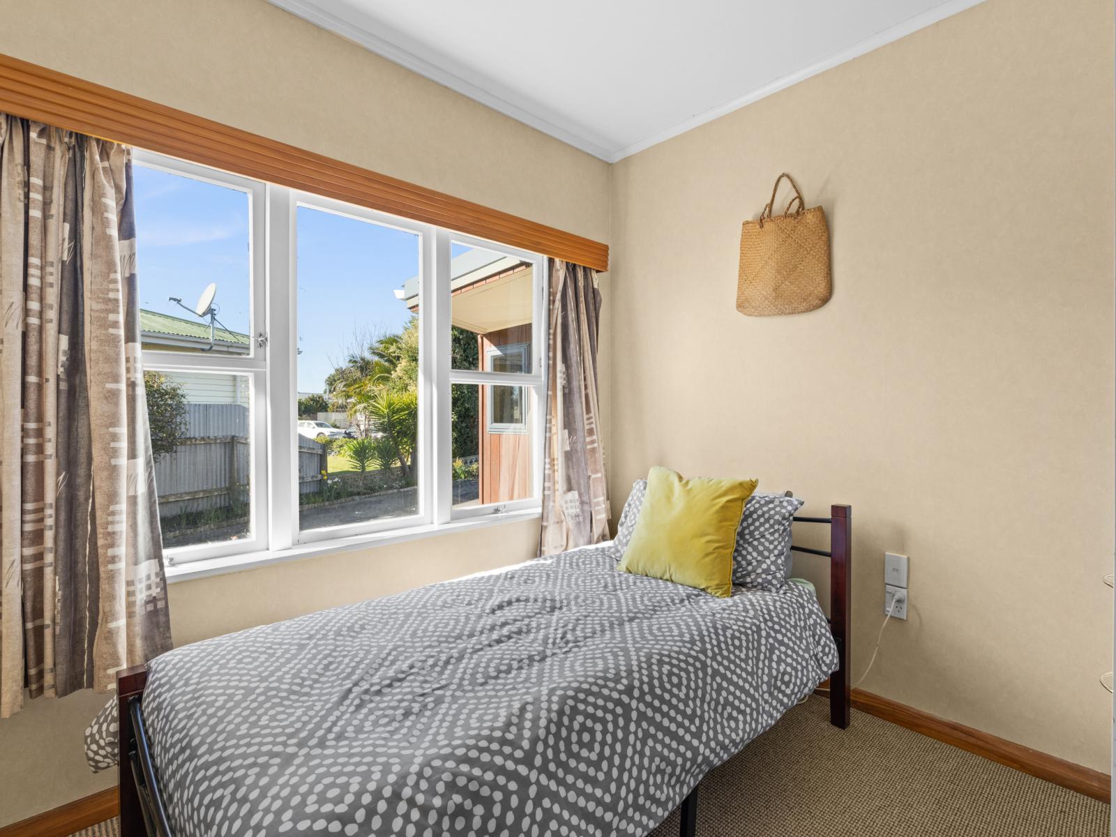 52 Clarence Cox Crescent, Pirimai