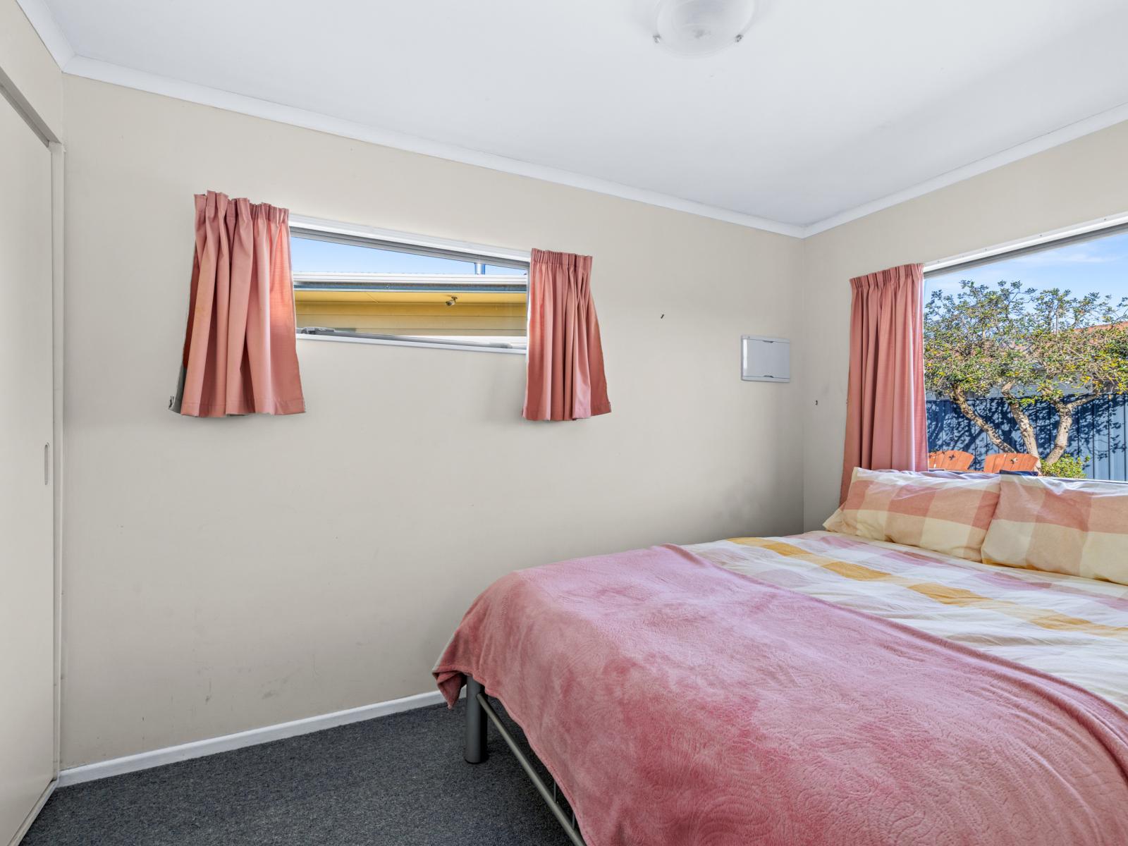 52 Clarence Cox Crescent, Pirimai