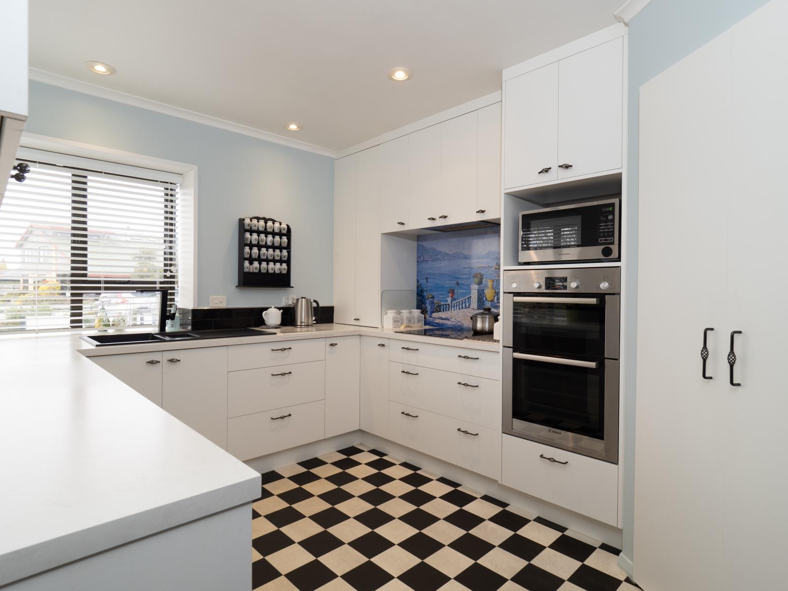 16 Falcon Drive, Allenton