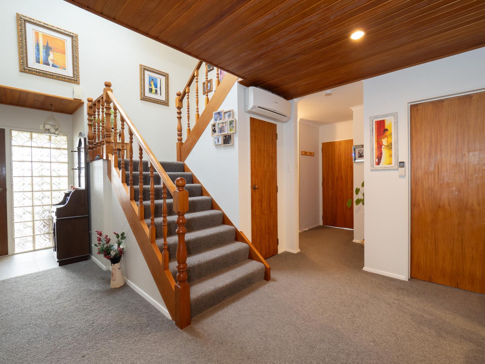 16 Falcon Drive, Allenton