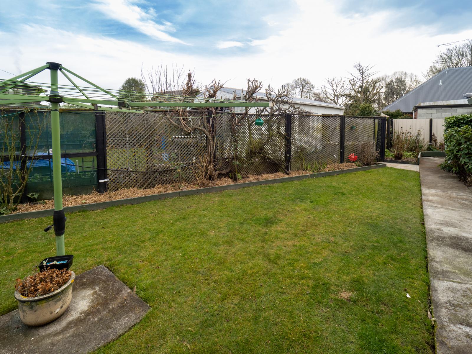 16 Falcon Drive, Allenton