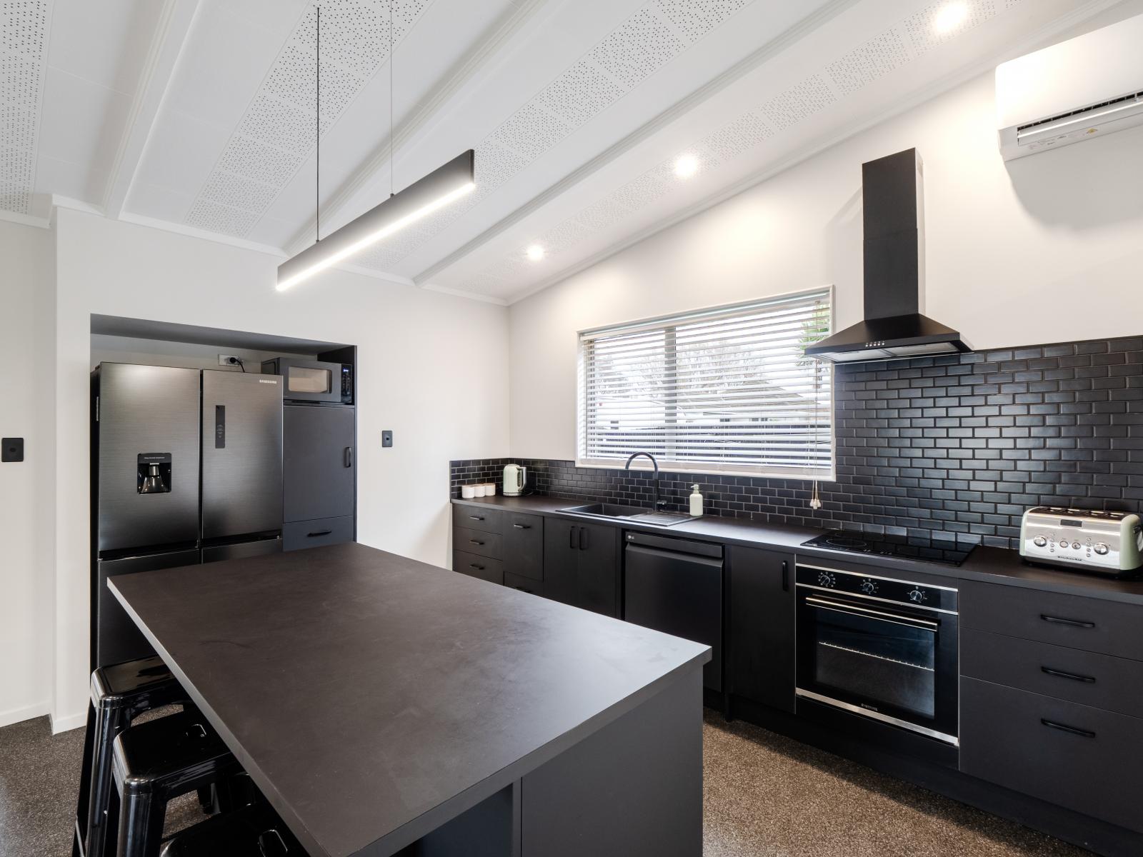 253 Pomona Street, Strathern