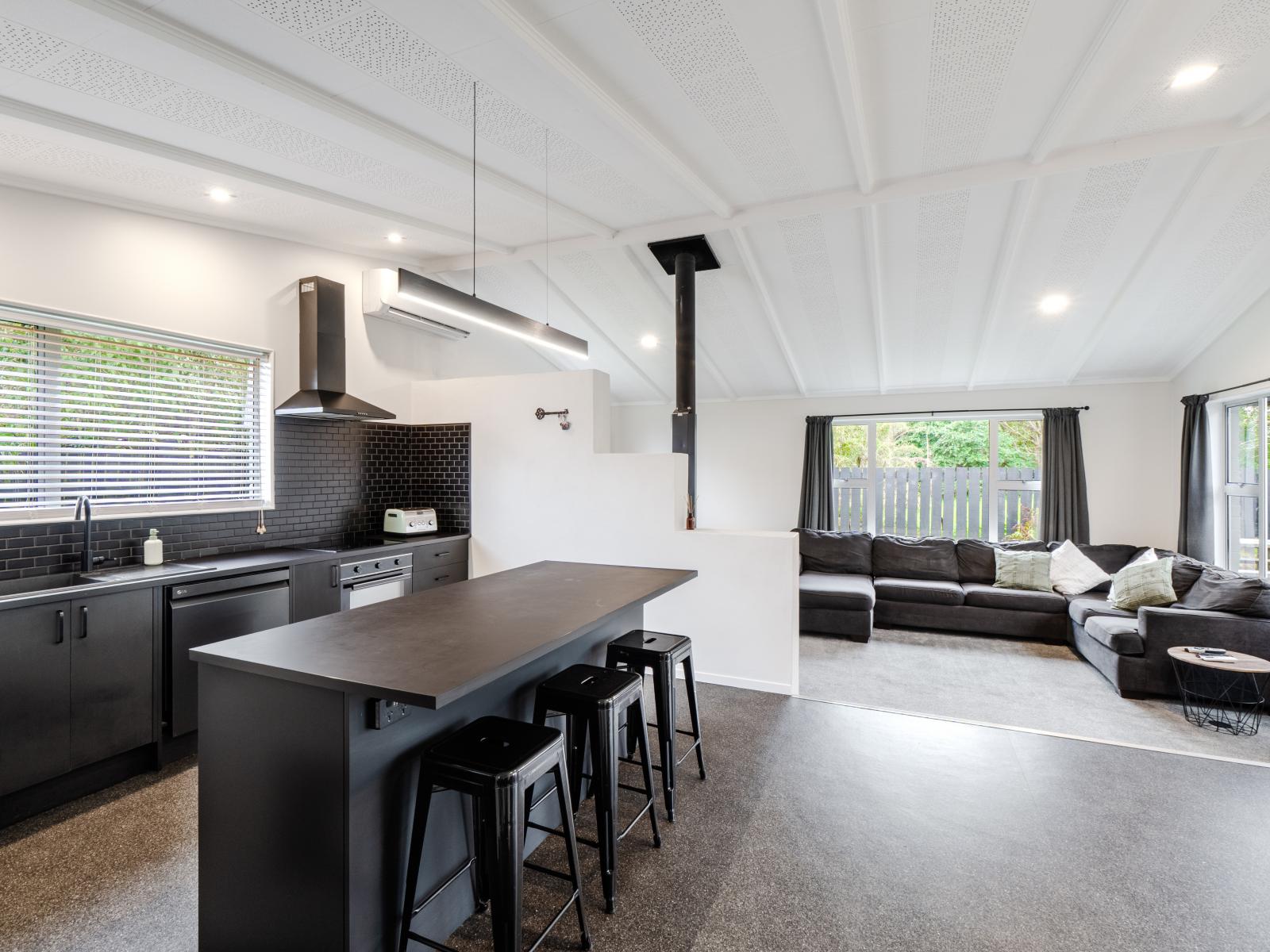 253 Pomona Street, Strathern
