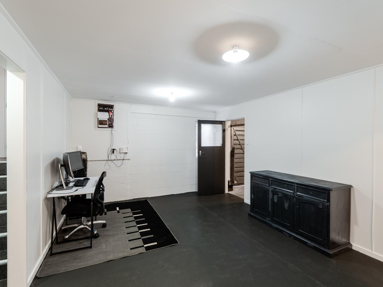 253 Pomona Street, Strathern