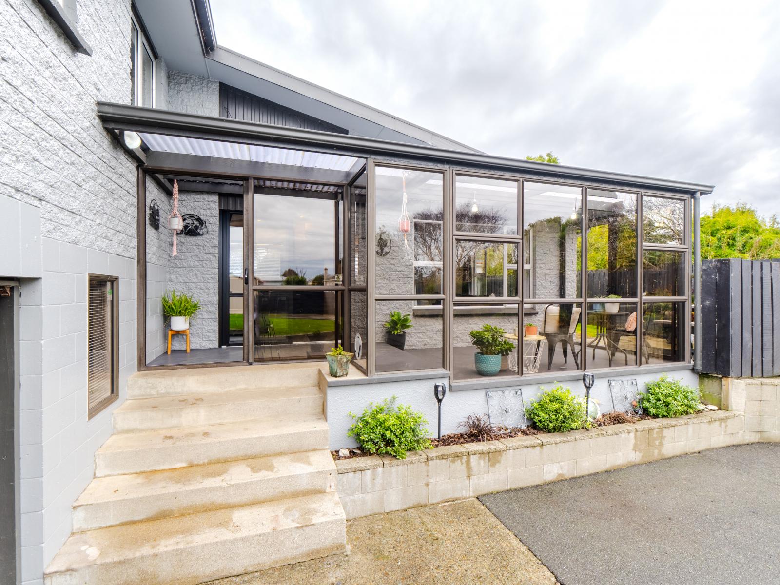 253 Pomona Street, Strathern