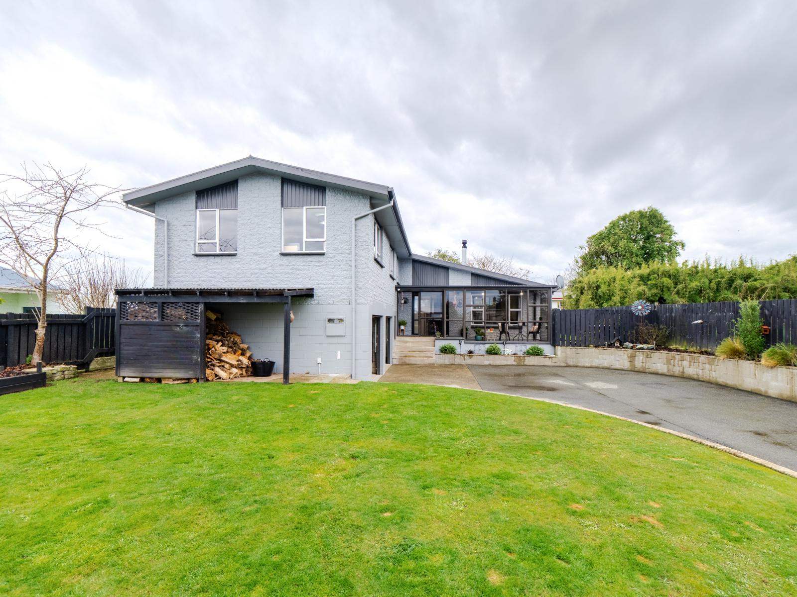 253 Pomona Street, Strathern