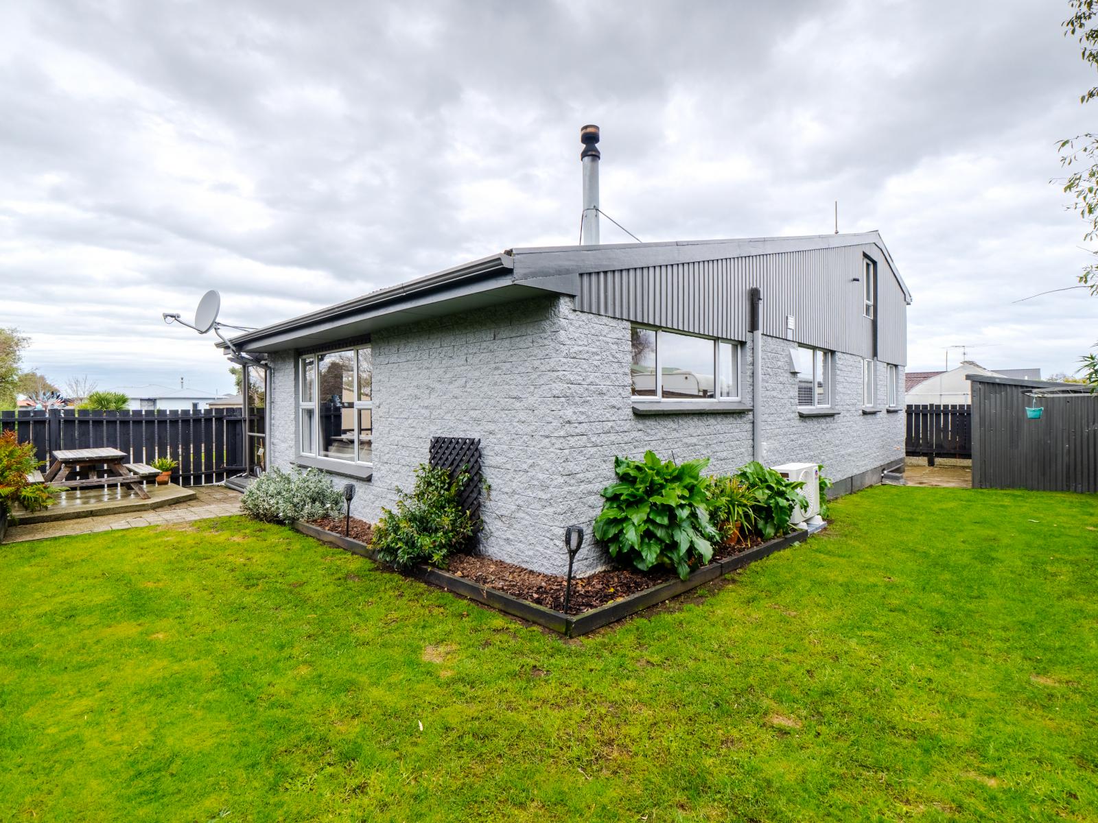 253 Pomona Street, Strathern