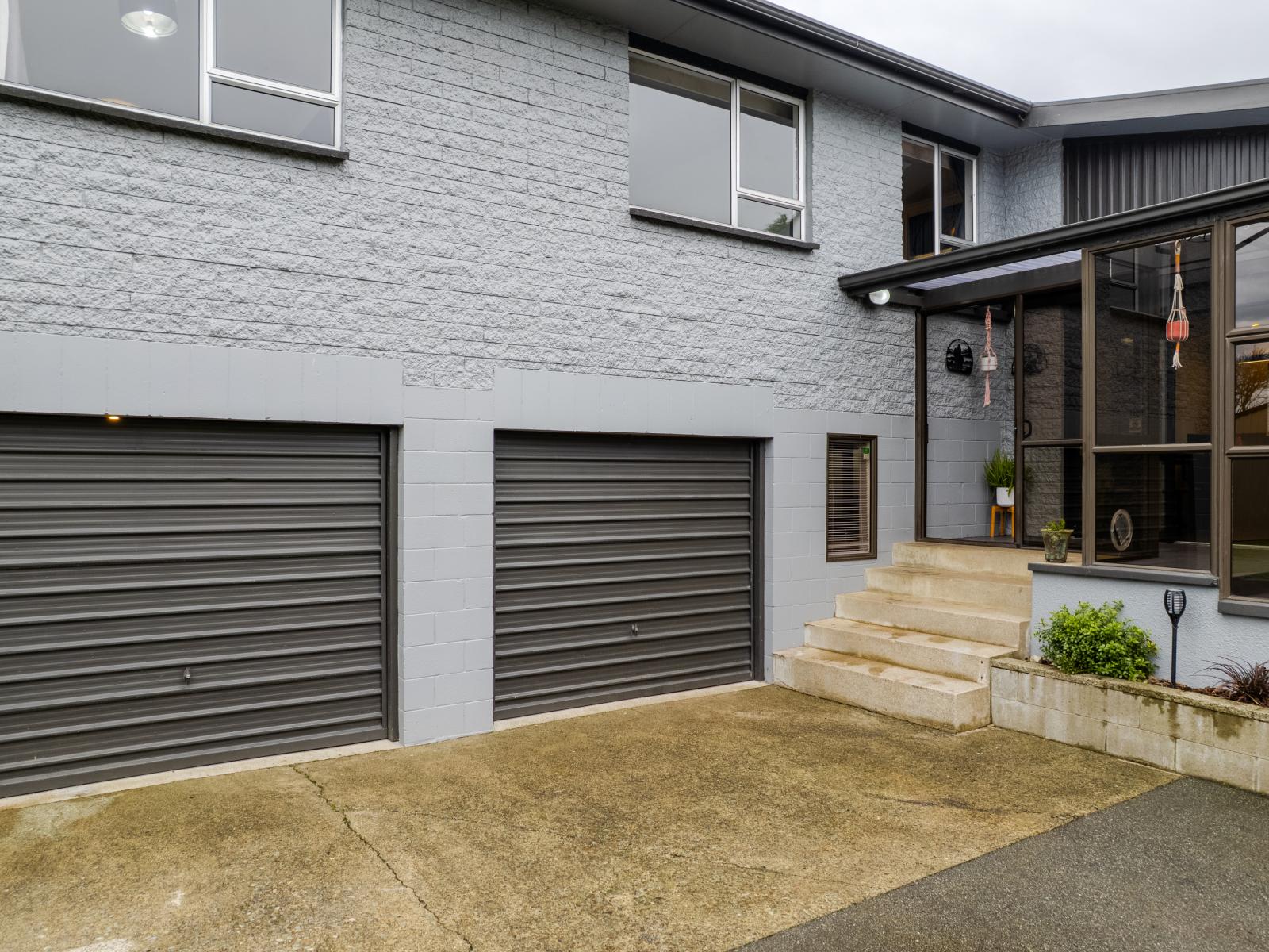 253 Pomona Street, Strathern