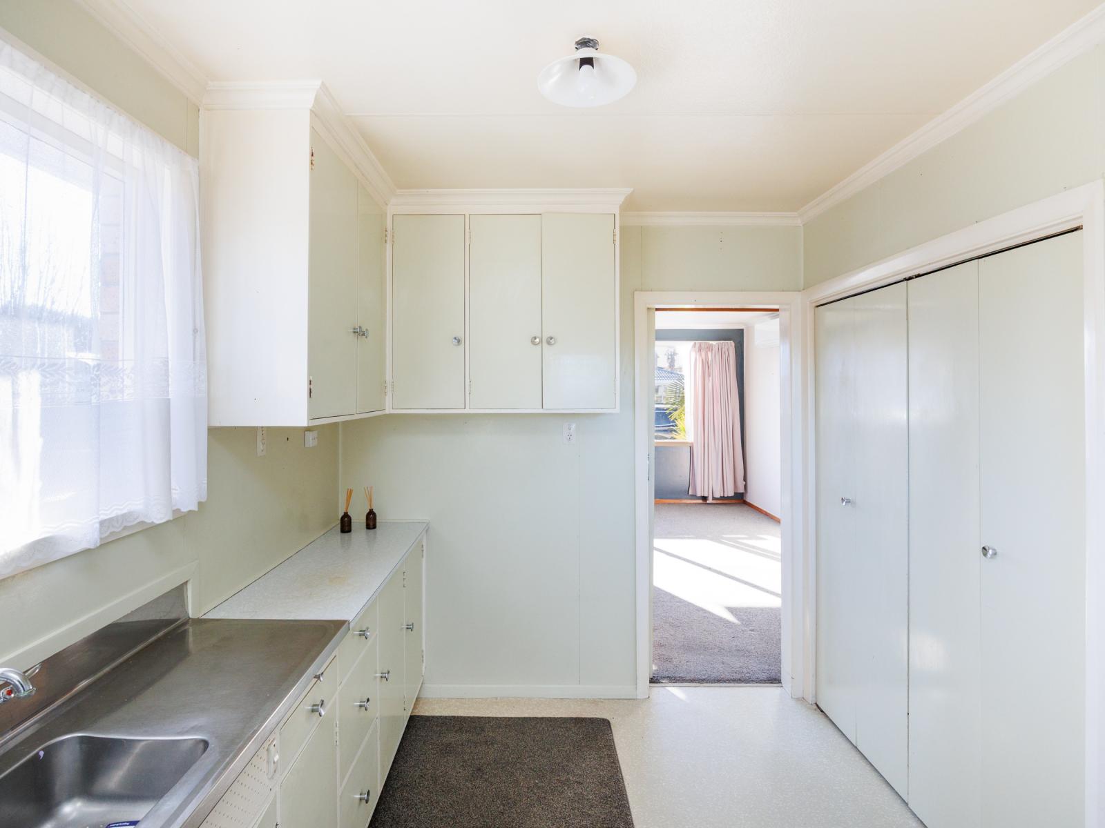 1-84A Linton Street, West End