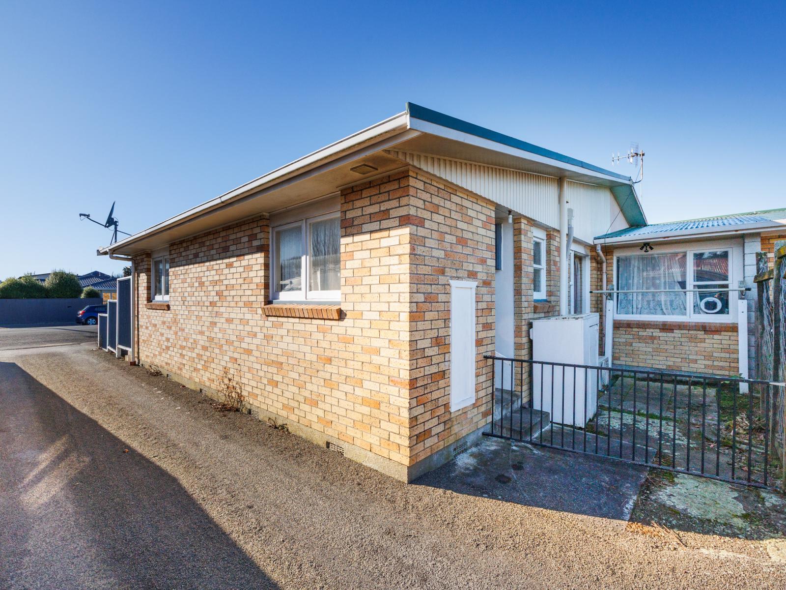 1-84A Linton Street, West End