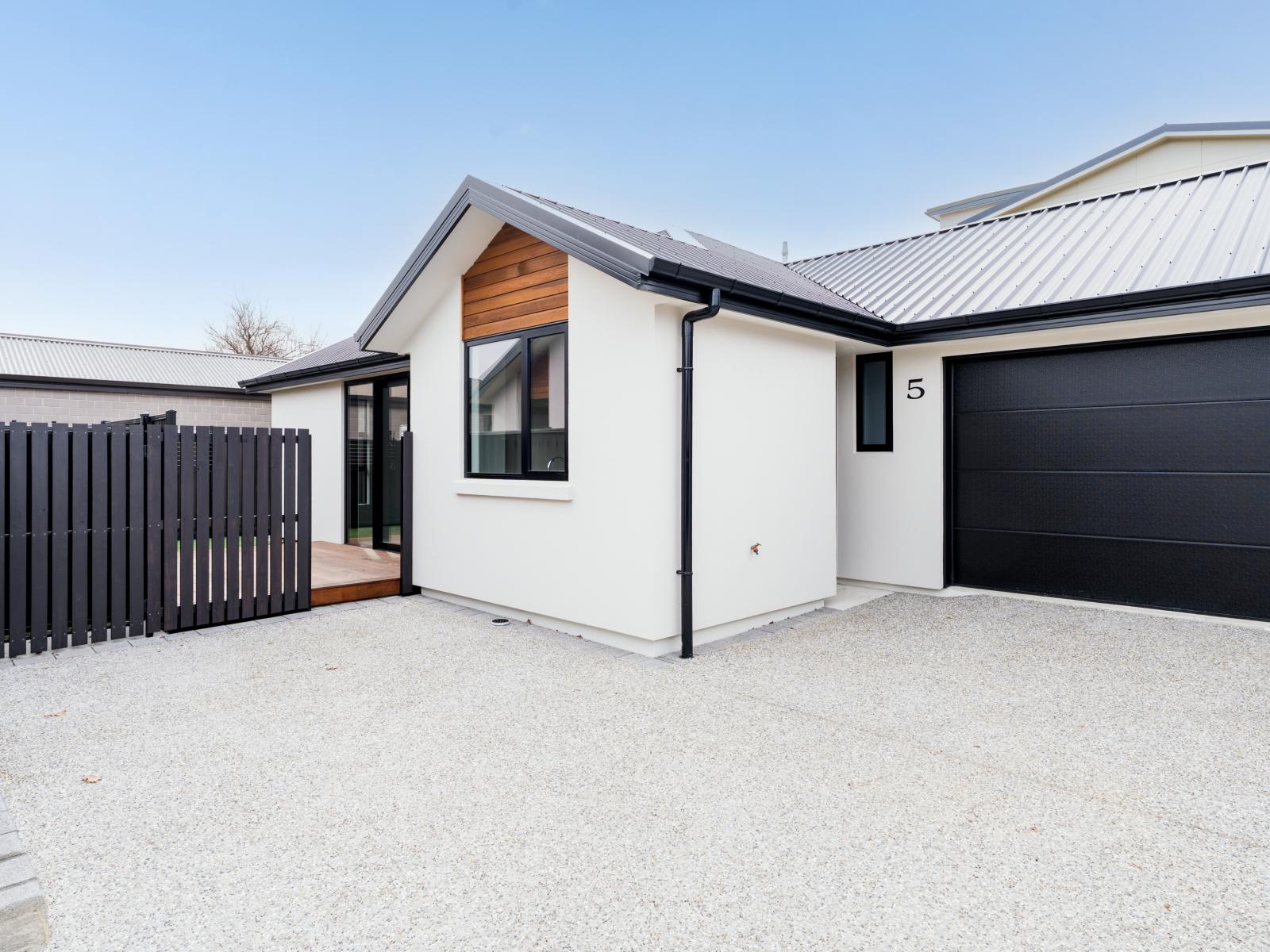 2-6 Armson Close, Mosgiel