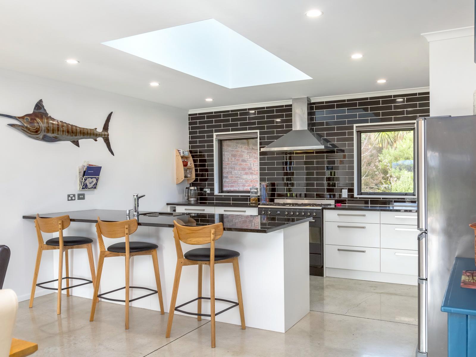 64 Montys Lane, Woodside