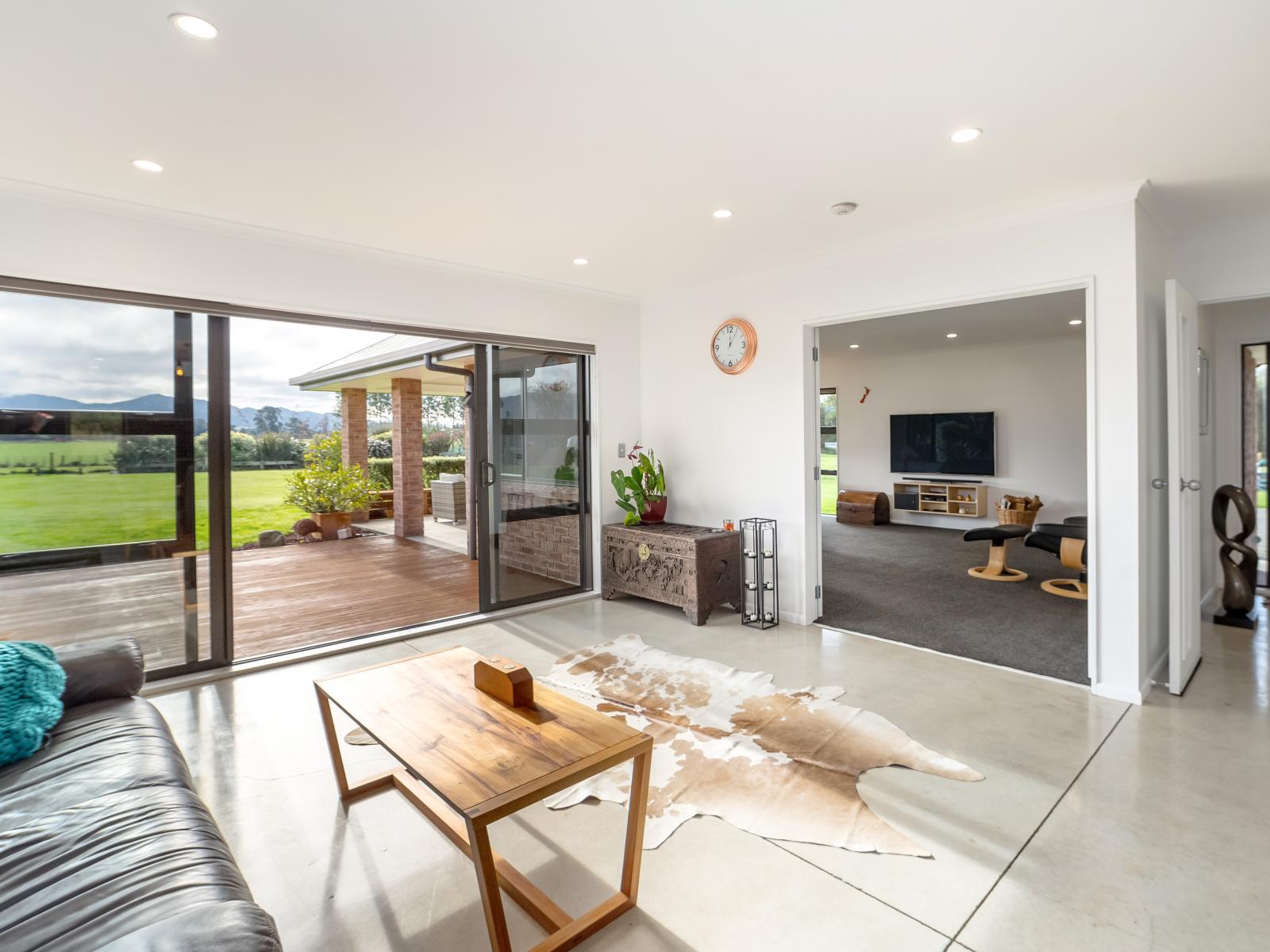 64 Montys Lane, Woodside