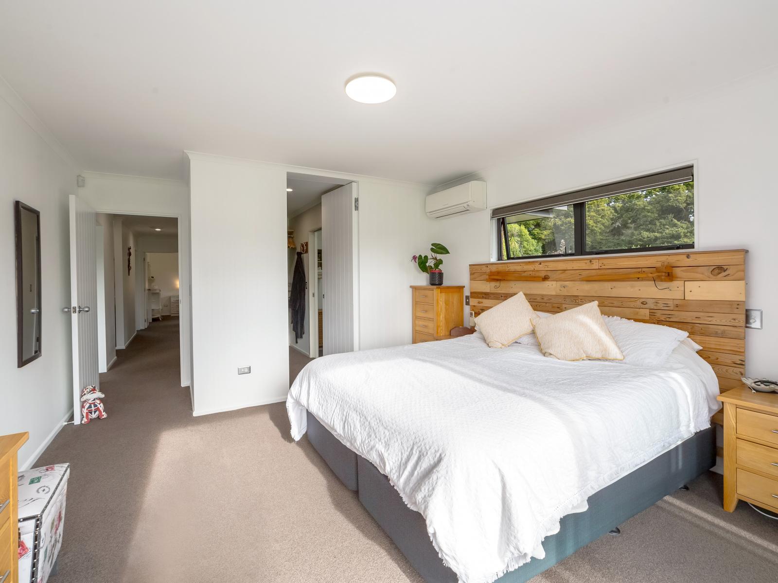 64 Montys Lane, Woodside