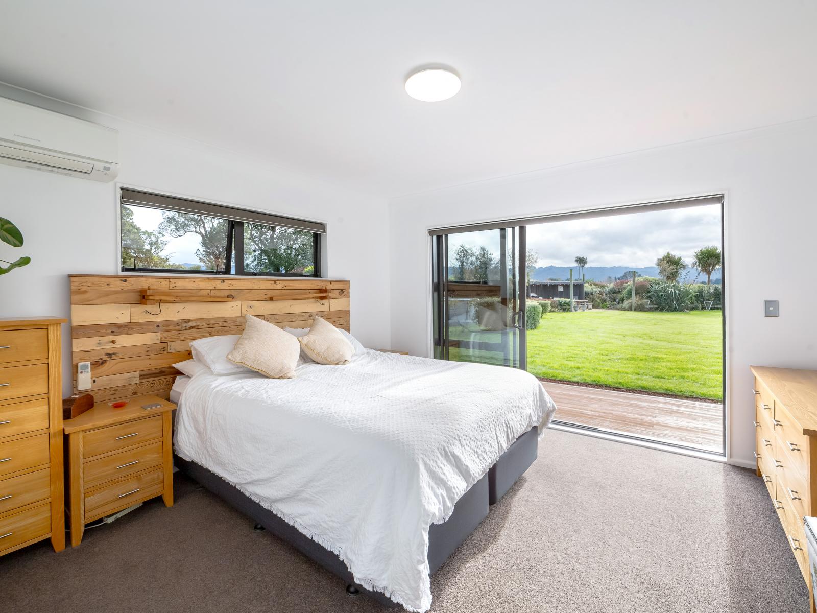 64 Montys Lane, Woodside