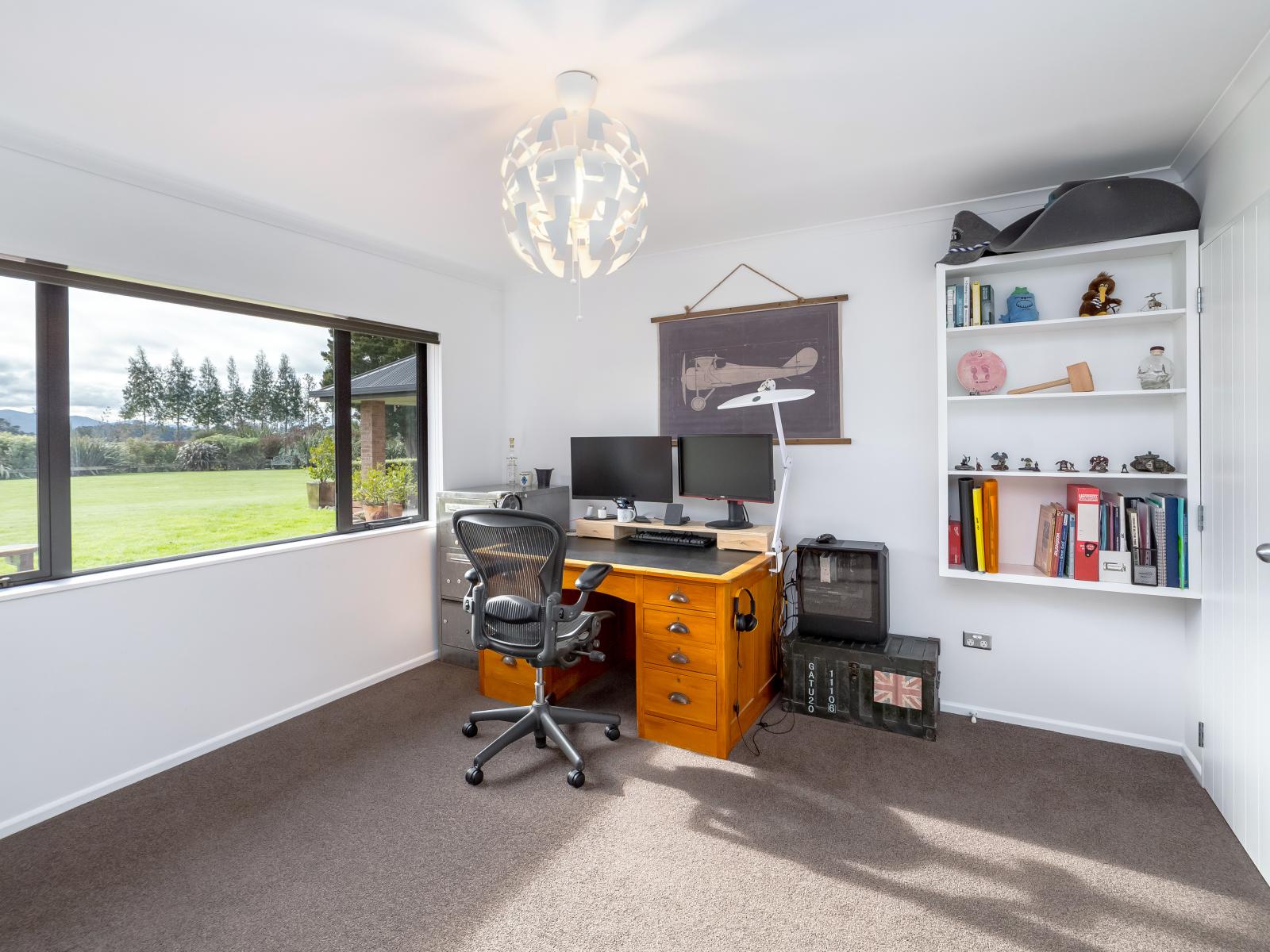 64 Montys Lane, Woodside