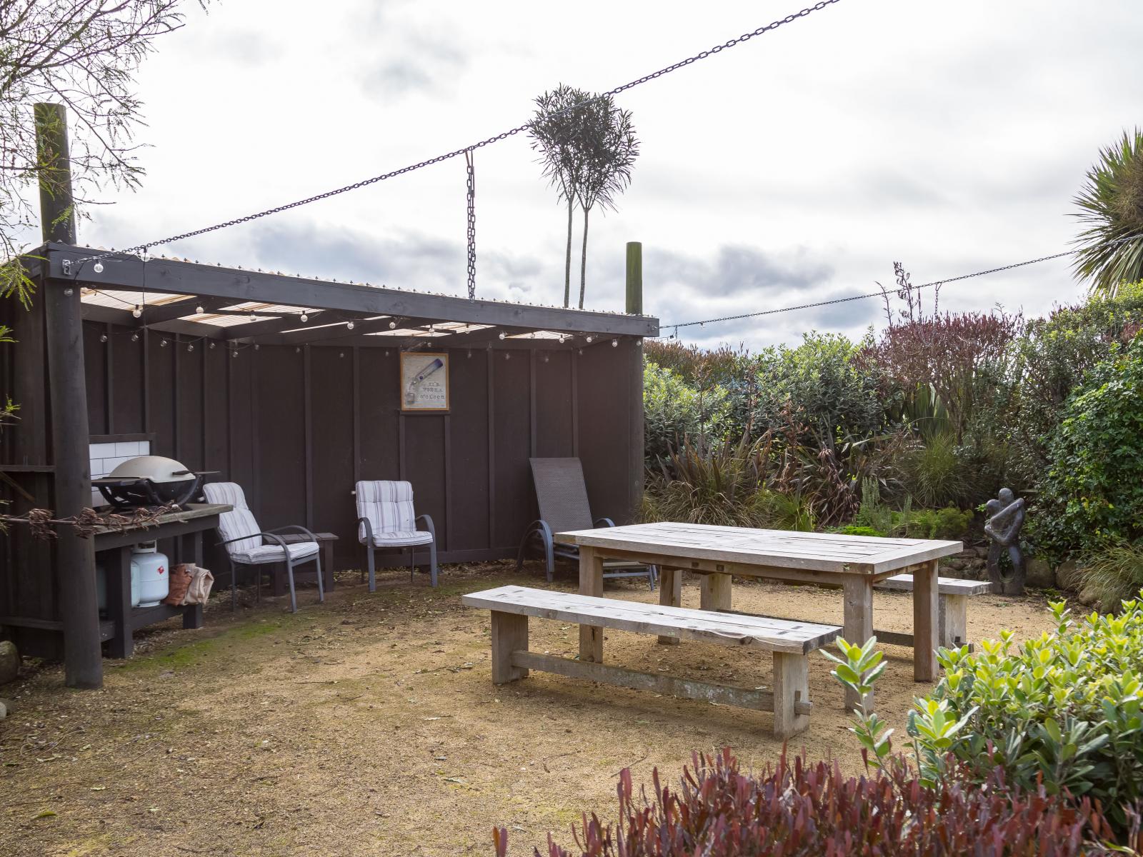 64 Montys Lane, Woodside