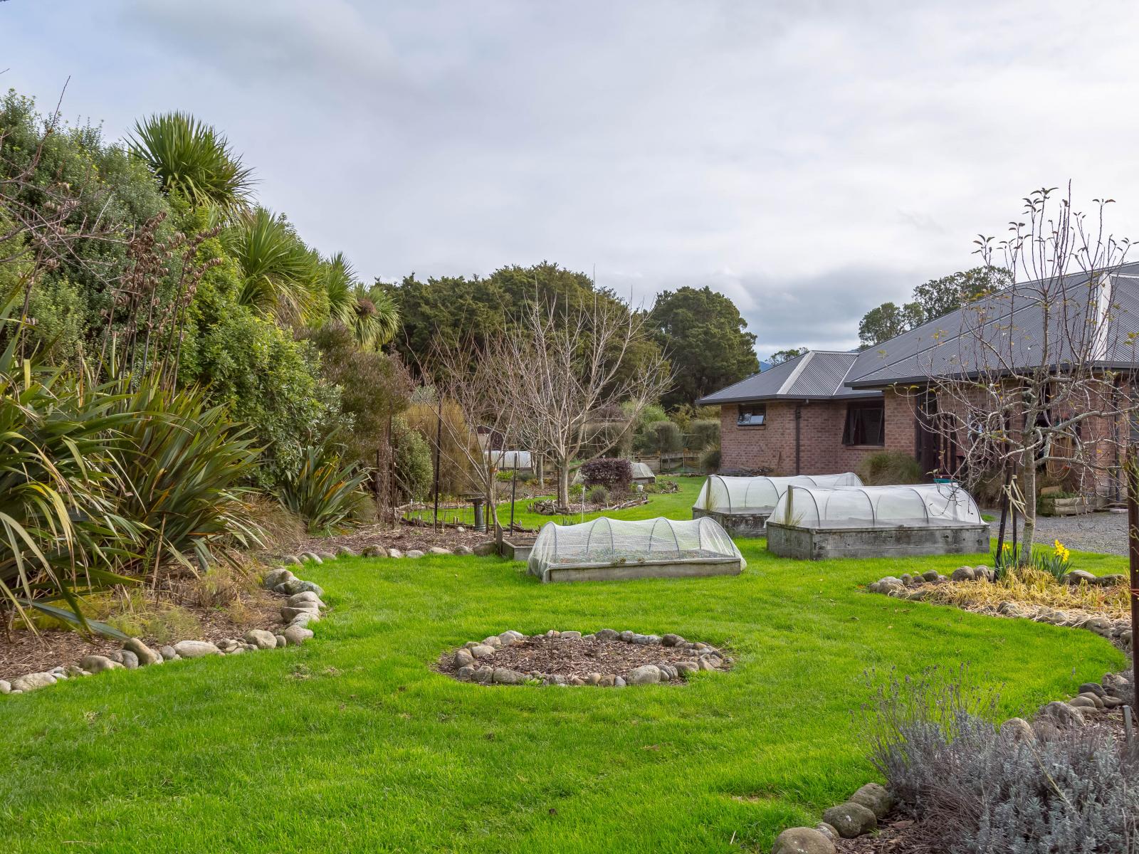 64 Montys Lane, Woodside