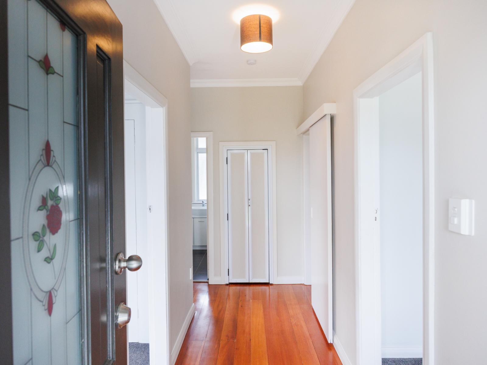 301 Botanical Road, West End